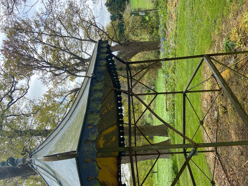 An attractive hexagonal shaped wrought iron Garden Gazebo, with galvanised domed roof, some - Bild 10 aus 24