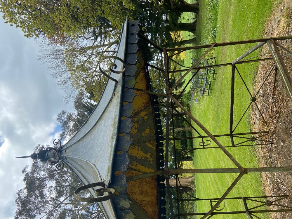 An attractive hexagonal shaped wrought iron Garden Gazebo, with galvanised domed roof, some - Bild 11 aus 24