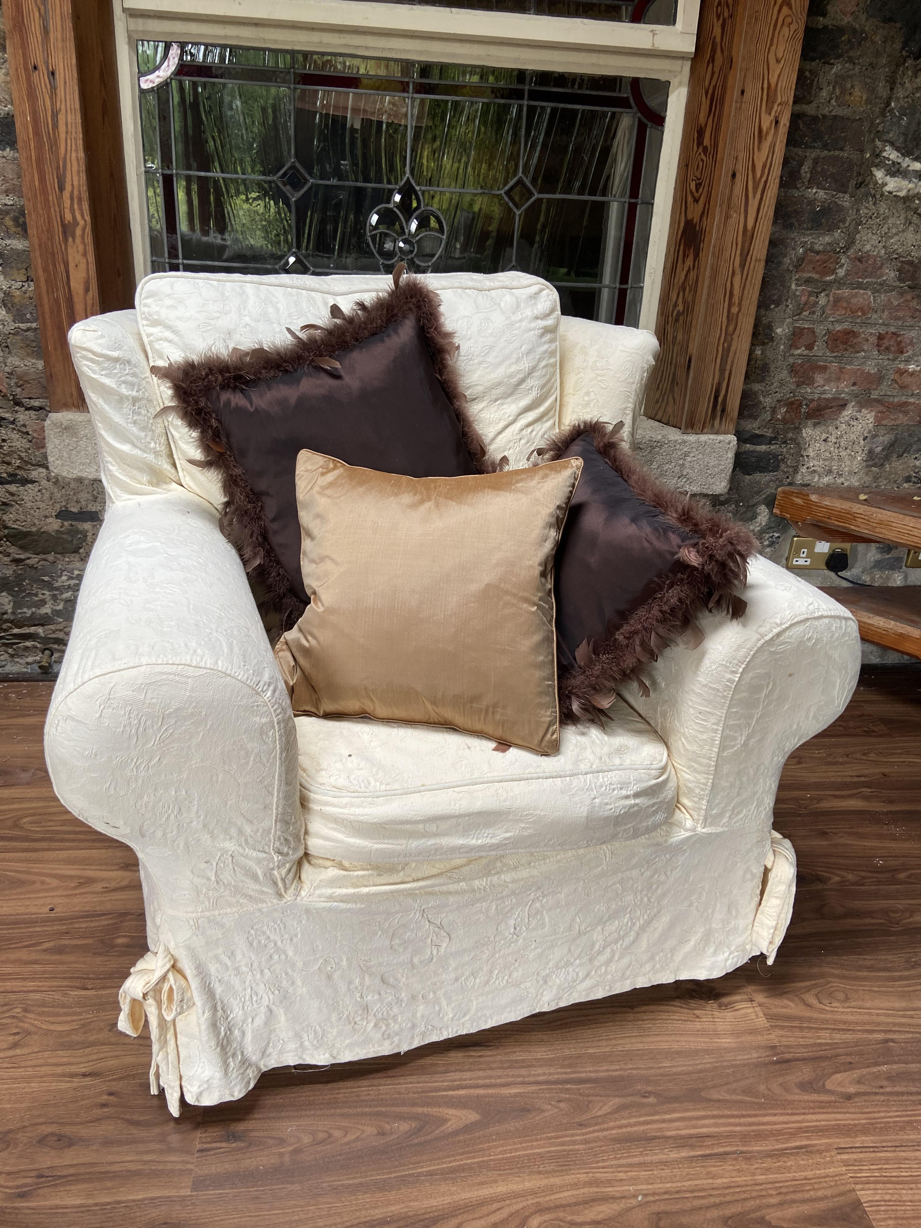 A 2 piece Suite of Seat Furniture, comprising a two seater Settee, covered in ivory loose fabric and - Image 2 of 2