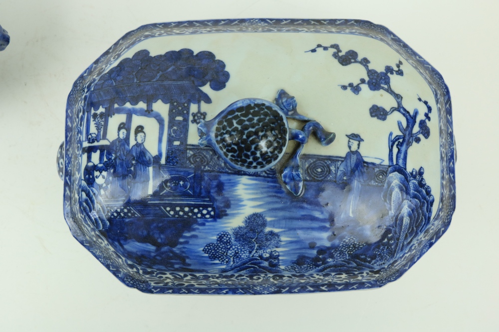 A Chinese blue and white Nankin Tureen and Cover, decorated with lake scene, with pomegranate finial - Image 2 of 6
