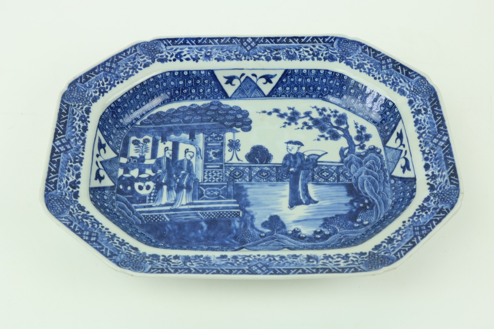 A fine quality blue and white Chinese Xiangshiÿperiod porcelain Serving Dish, of rectangular form