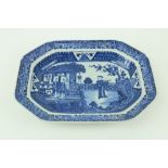 A fine quality blue and white Chinese Xiangshiÿperiod porcelain Serving Dish, of rectangular form