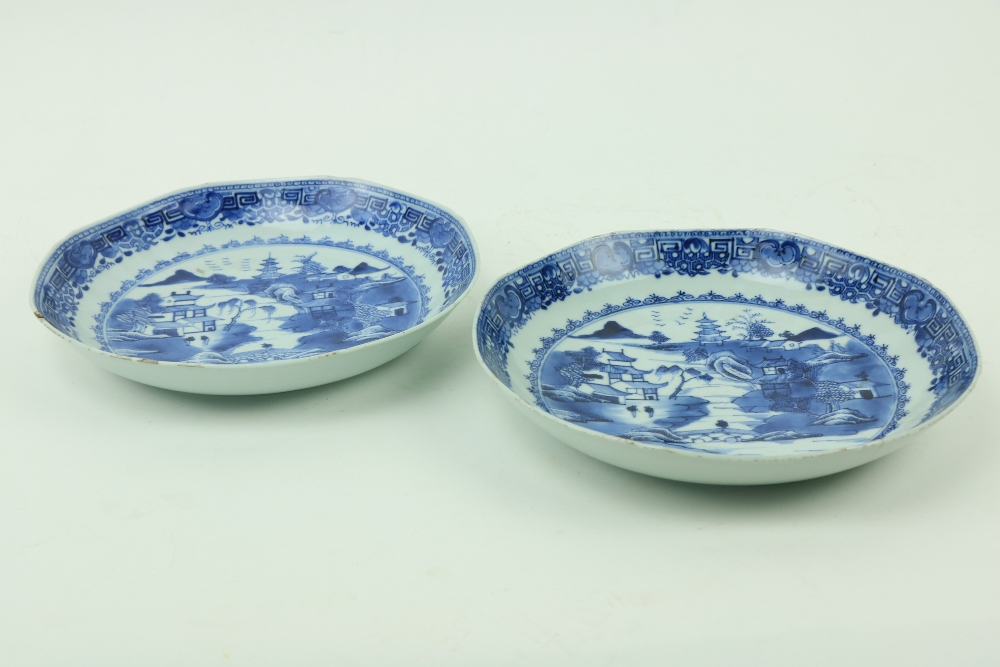 A pair of Kangshi blue and white Chinese porcelainÿDishes, each decorated with figures and - Image 3 of 3