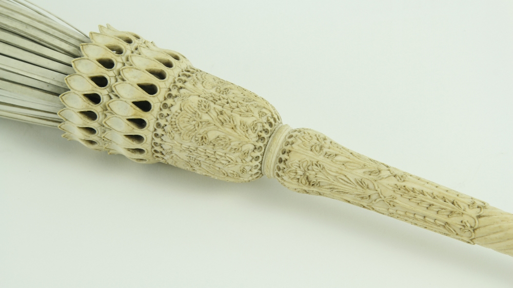 A very fine early 19th Century Indian intricately carved large ivory Fly-Swat,ÿthe 37cms (14 1/2") - Image 2 of 10