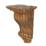 A fine quality Georgian period carved wooden and gilt decorated Wall Bracket, the top with egg n'