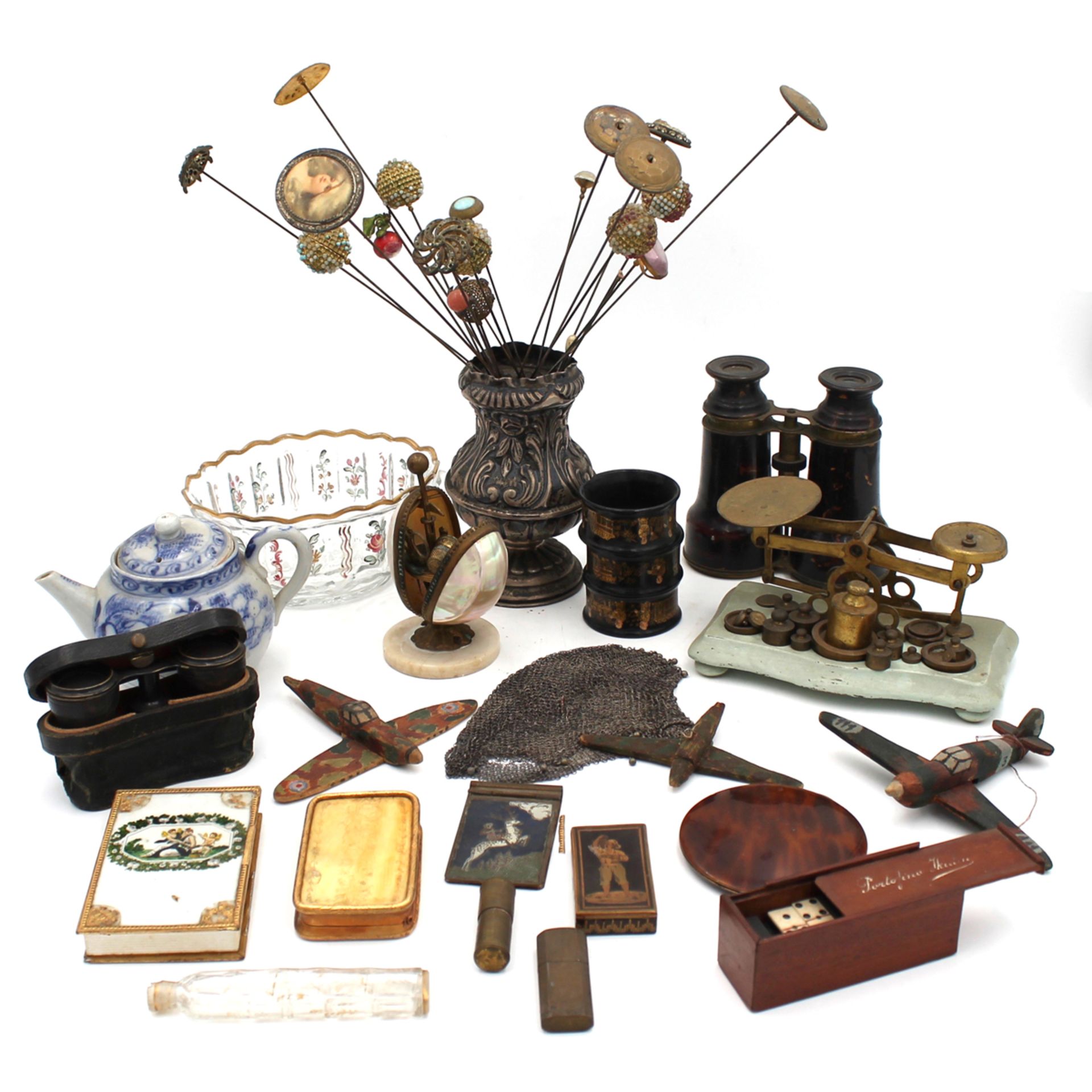 LOTTO DI OGGETTI DI VARIO GENERE - LOT OF OBJECTS OF VARIOUS KIND