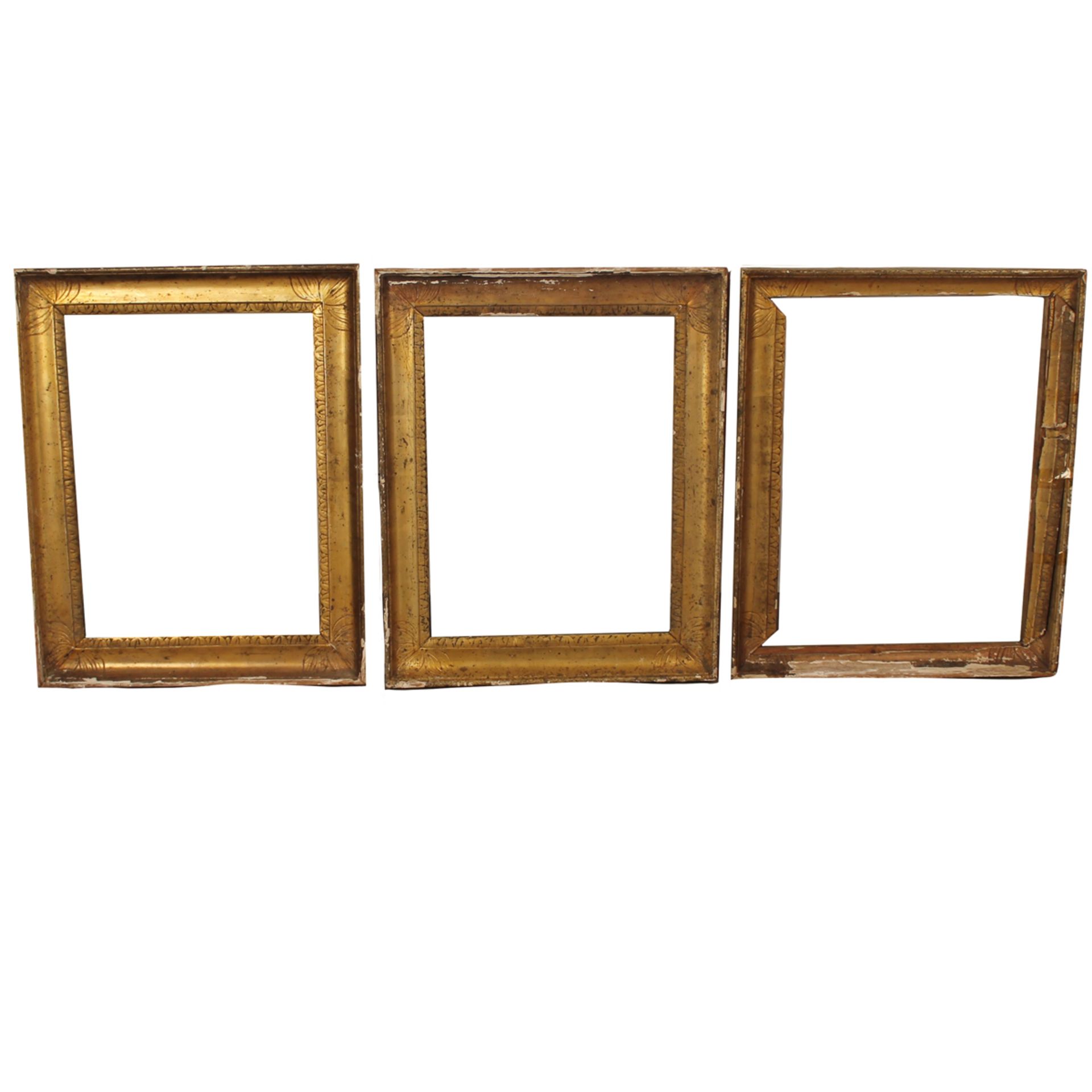 LOTTO DI TRE CORNICI - LOT OF THREE FRAMES