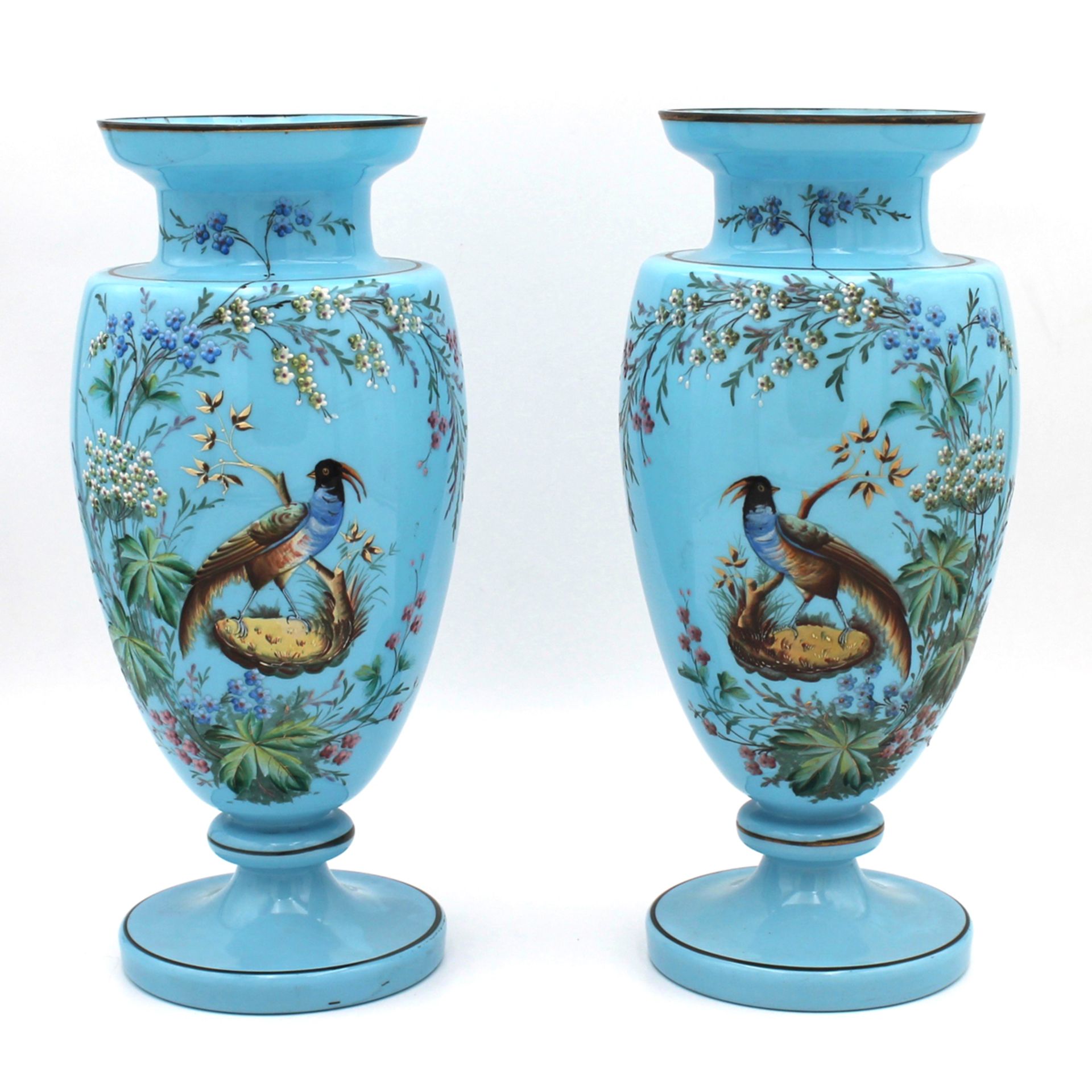 COPPIA ELEGANTI VASI IN OPALINE  - COUPLE OF ELEGANT OPALINE VASES