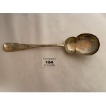 Large engraved silver spoon. Hallmark London 1911. 8.5” (21cm) long. W: 2.2 tozs.