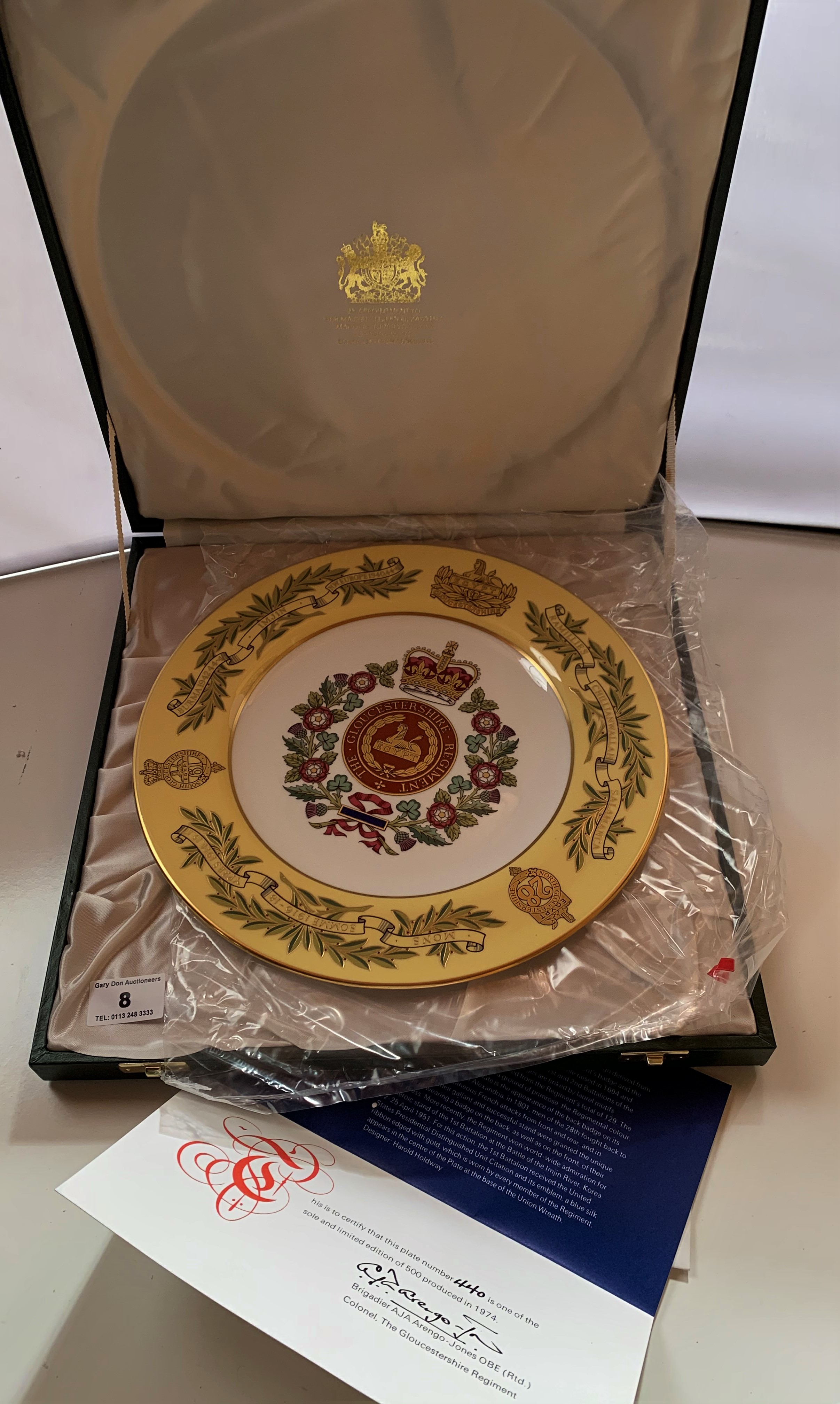 Boxed Spode regimental collectors’ plate – “The Gloucestershire Regiment”. Number 440/550. 10.5” (