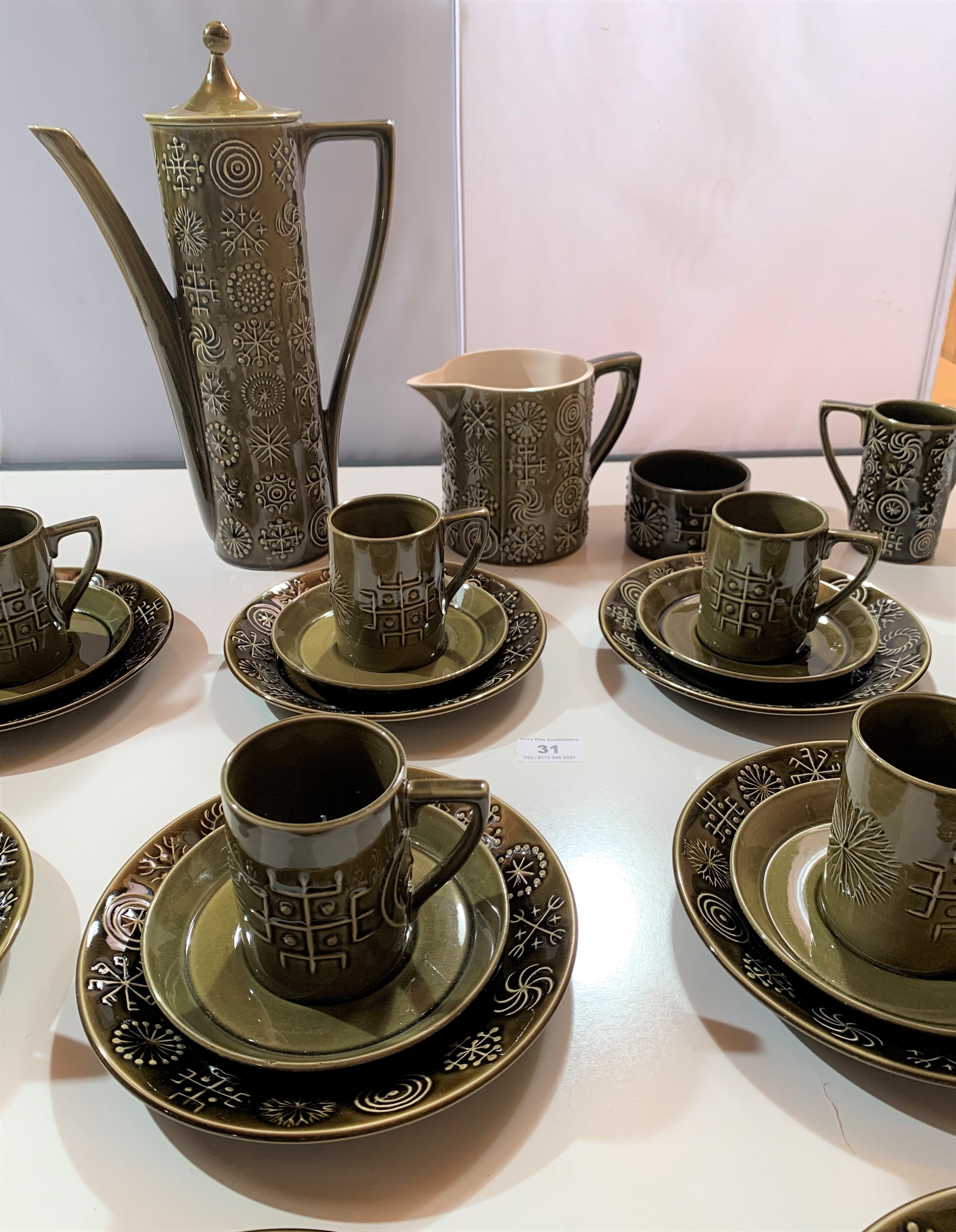 40 piece green Portmeirion coffee set including 6 cups, 6 saucers, 6 side plates, coffee pot, sugar, - Image 2 of 5