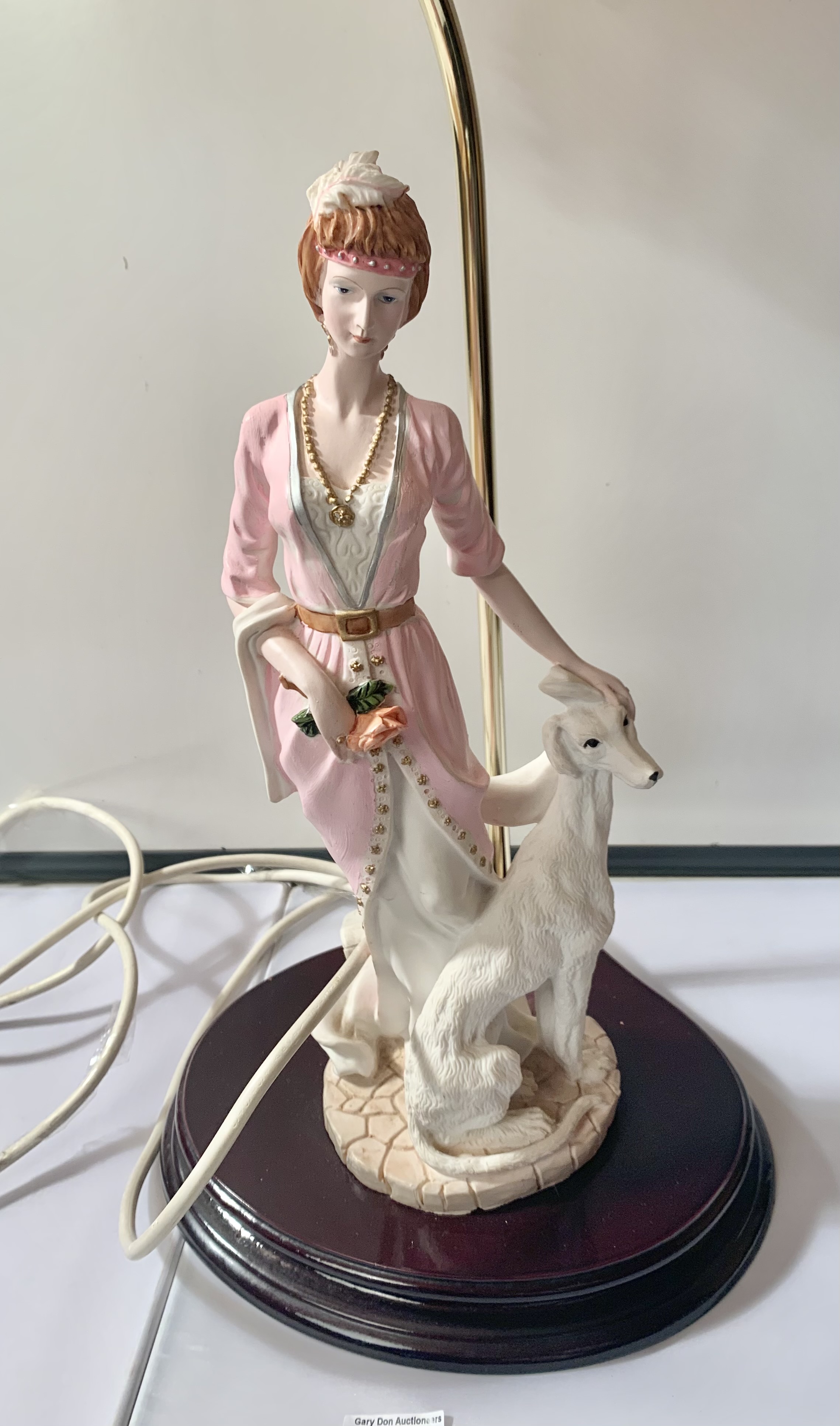 Figure lamp with woman and dog, figure 13.5” (34cm) high. Total height of lamp with shade 28” (71cm) - Image 2 of 4
