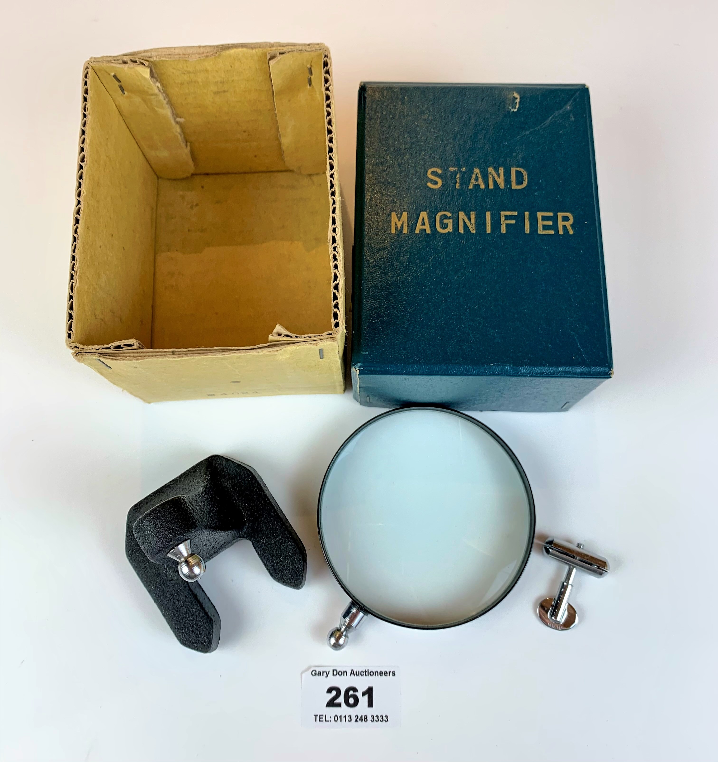 Boxed stand magnifier