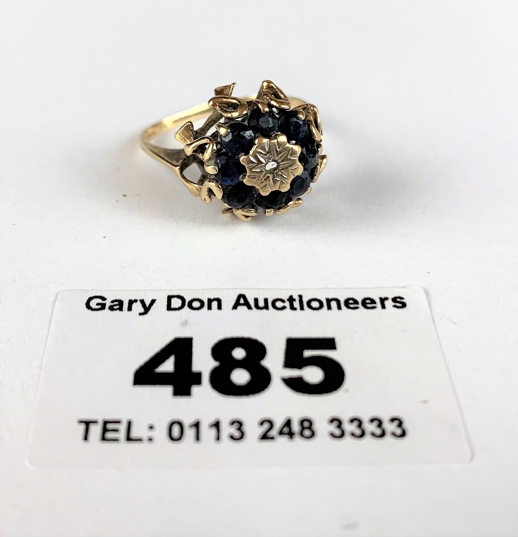 9k gold and black stone ring, w: 3 gms, size P