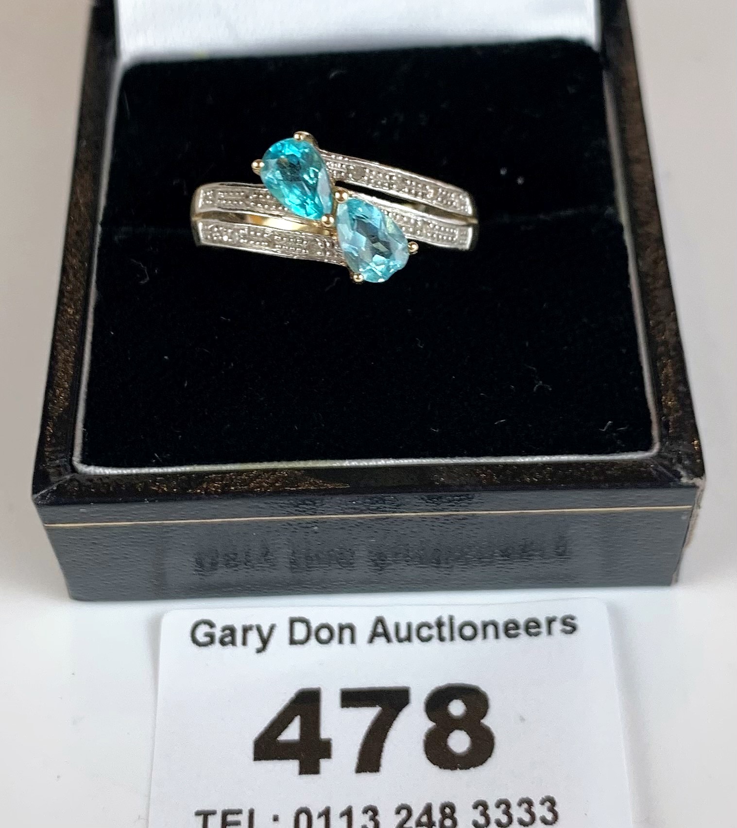 9k gold ring with turquoise stones, w: 2.3 gms, size P - Image 2 of 5