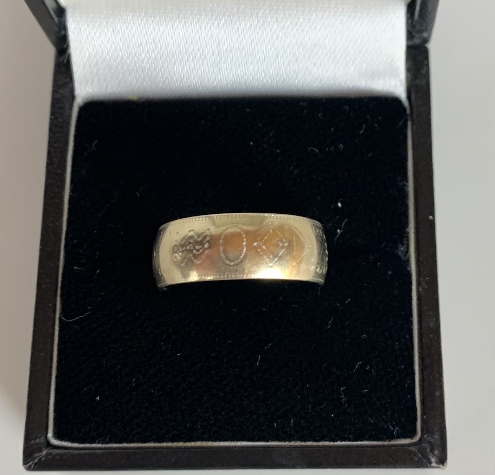 18k gold wedding band, w: 5.5 gms, size N - Image 2 of 3