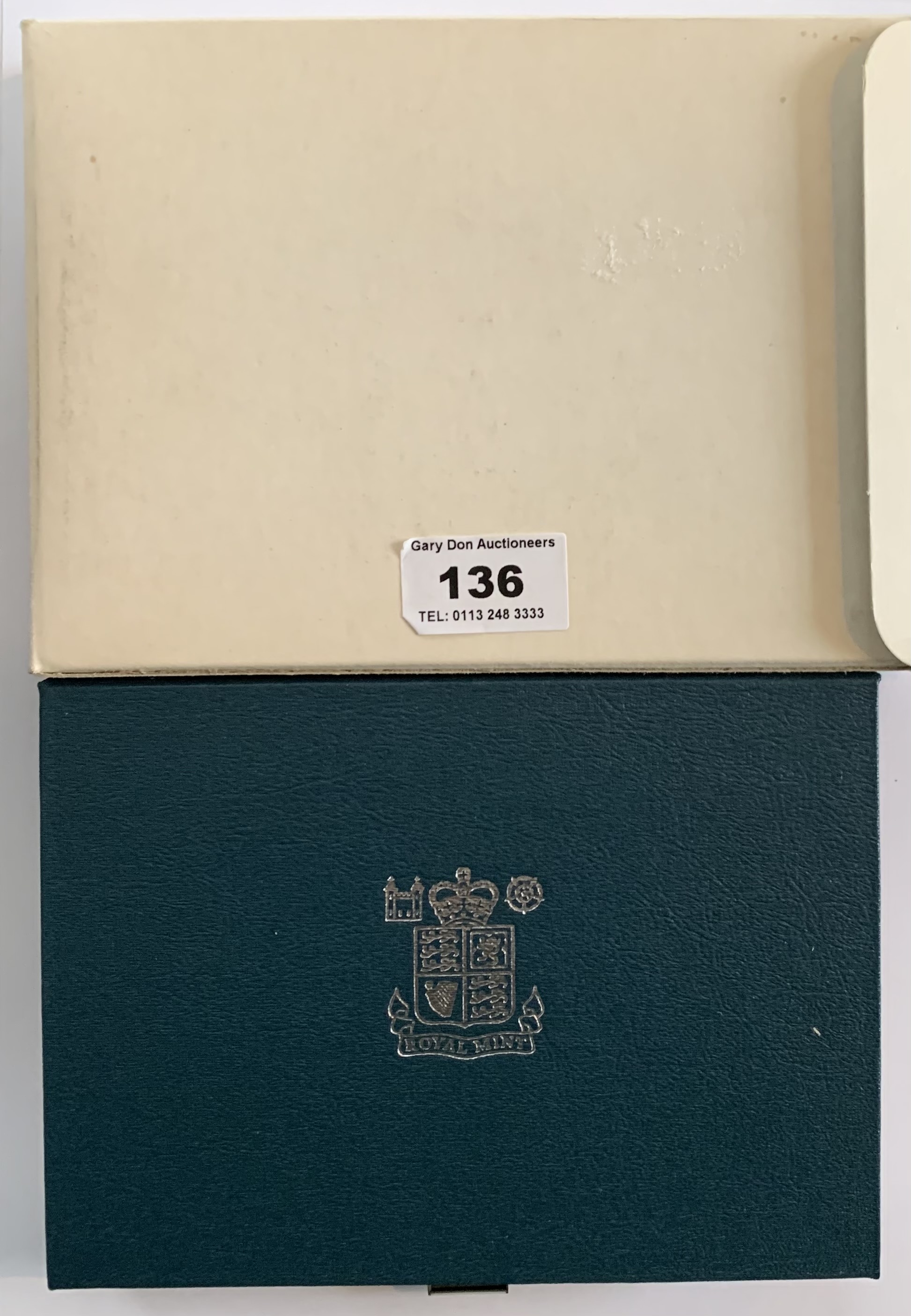 Boxed Royal Mint 1985 UK Coin Proof Set - Image 2 of 2
