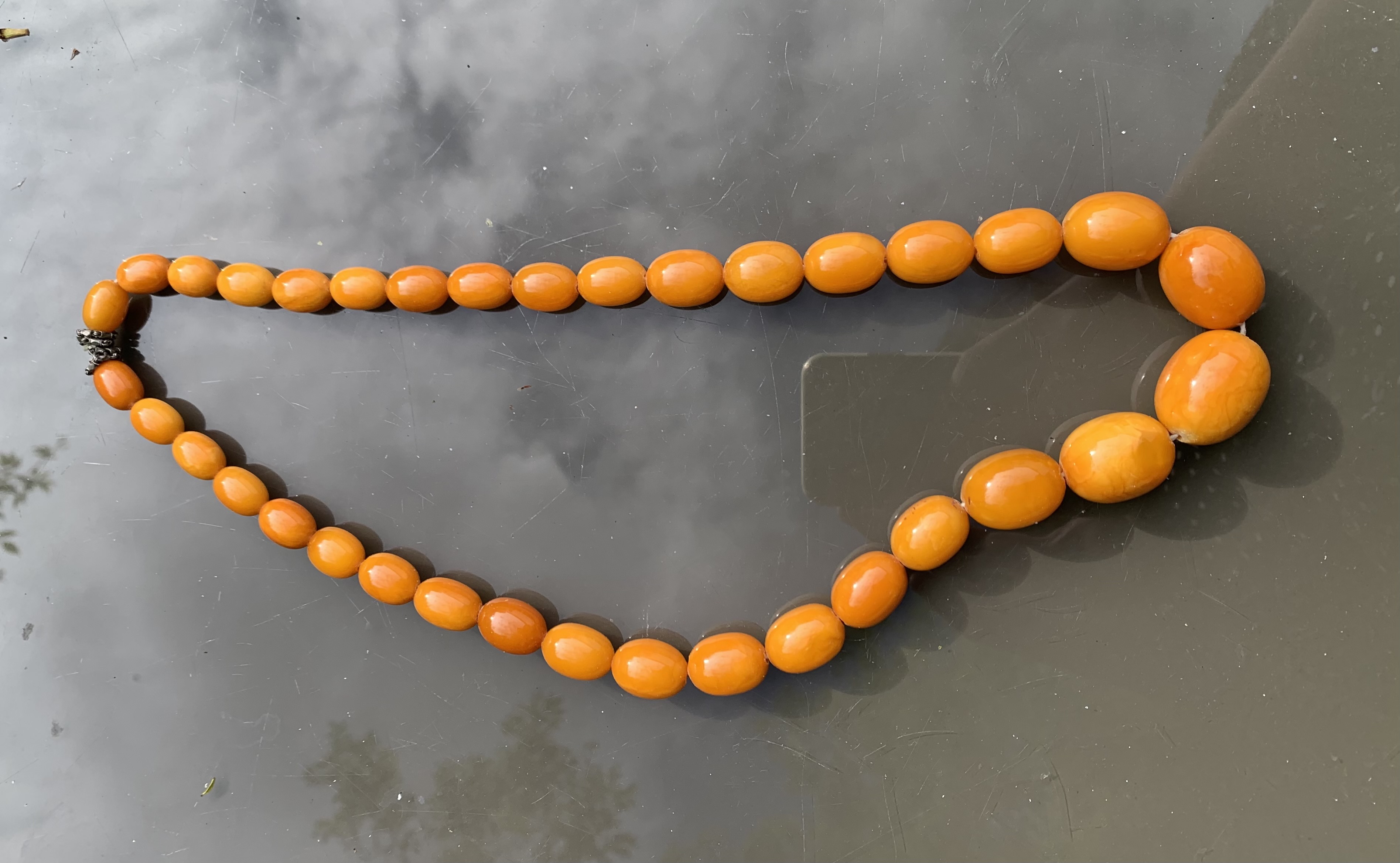 Amber necklace with 35 beads, w:89 gms - Image 6 of 8