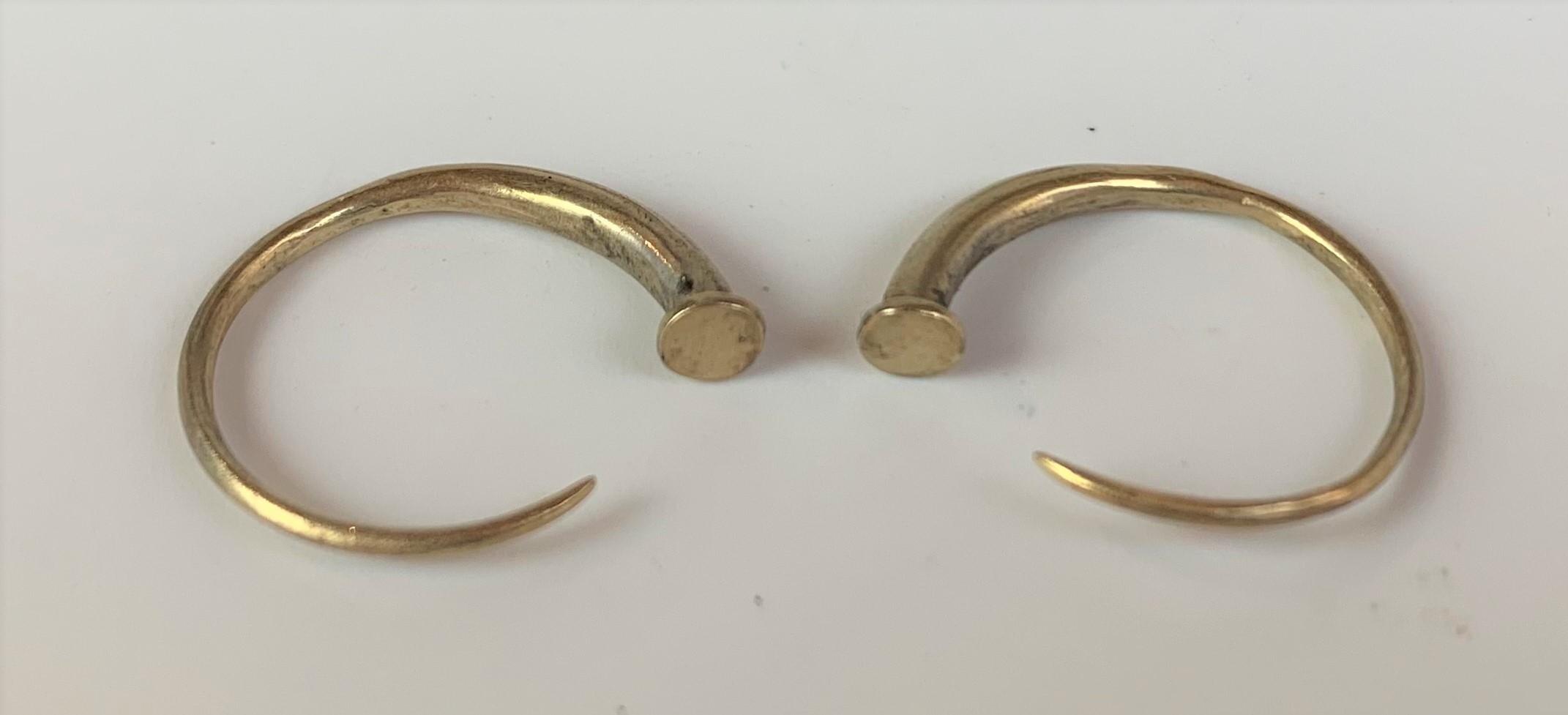 Pair of 9k gold hoop earrings, total w: 2 gms - Image 4 of 4