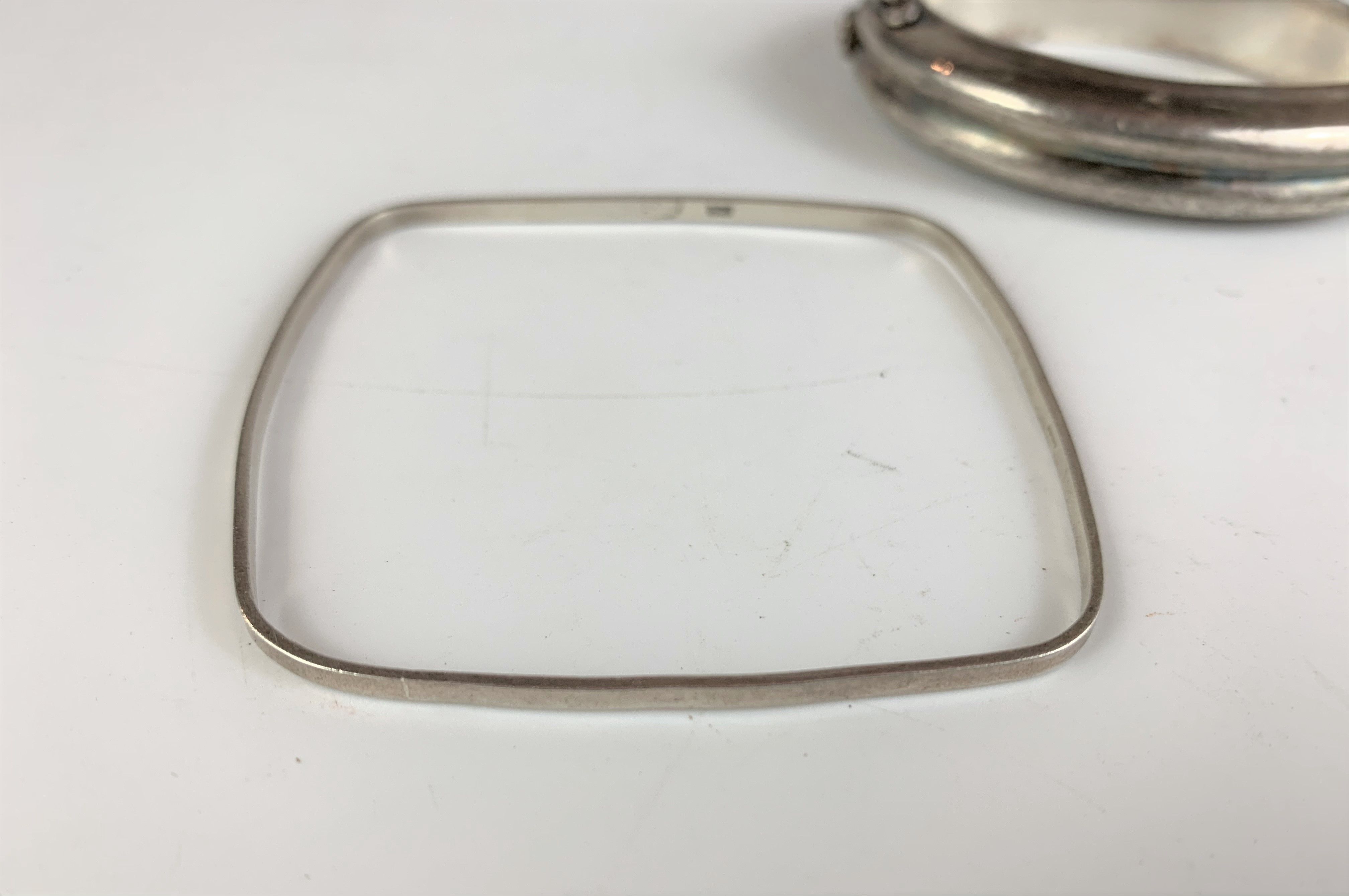 3 silver bangles, total w: 3.2 ozt - Image 4 of 7