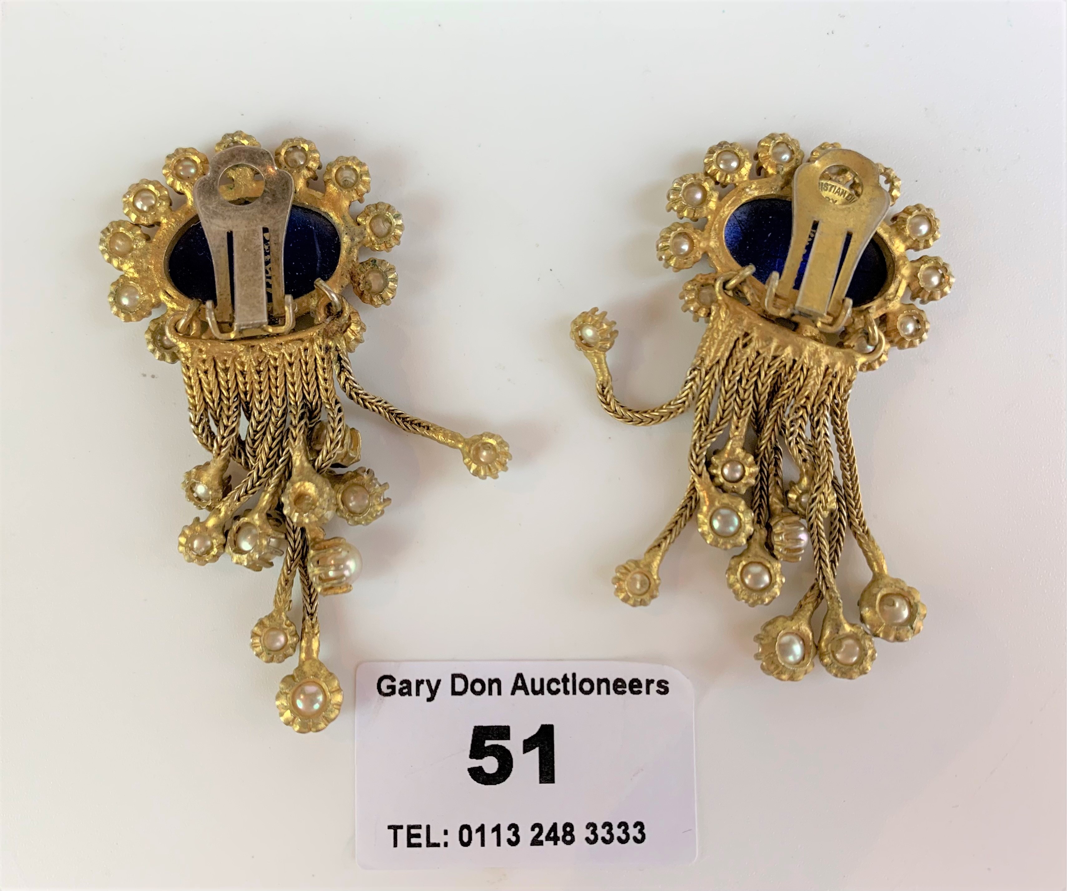 Pair of Christian Dior earrings by Michel Maer (1 pearl missing) - Image 4 of 6