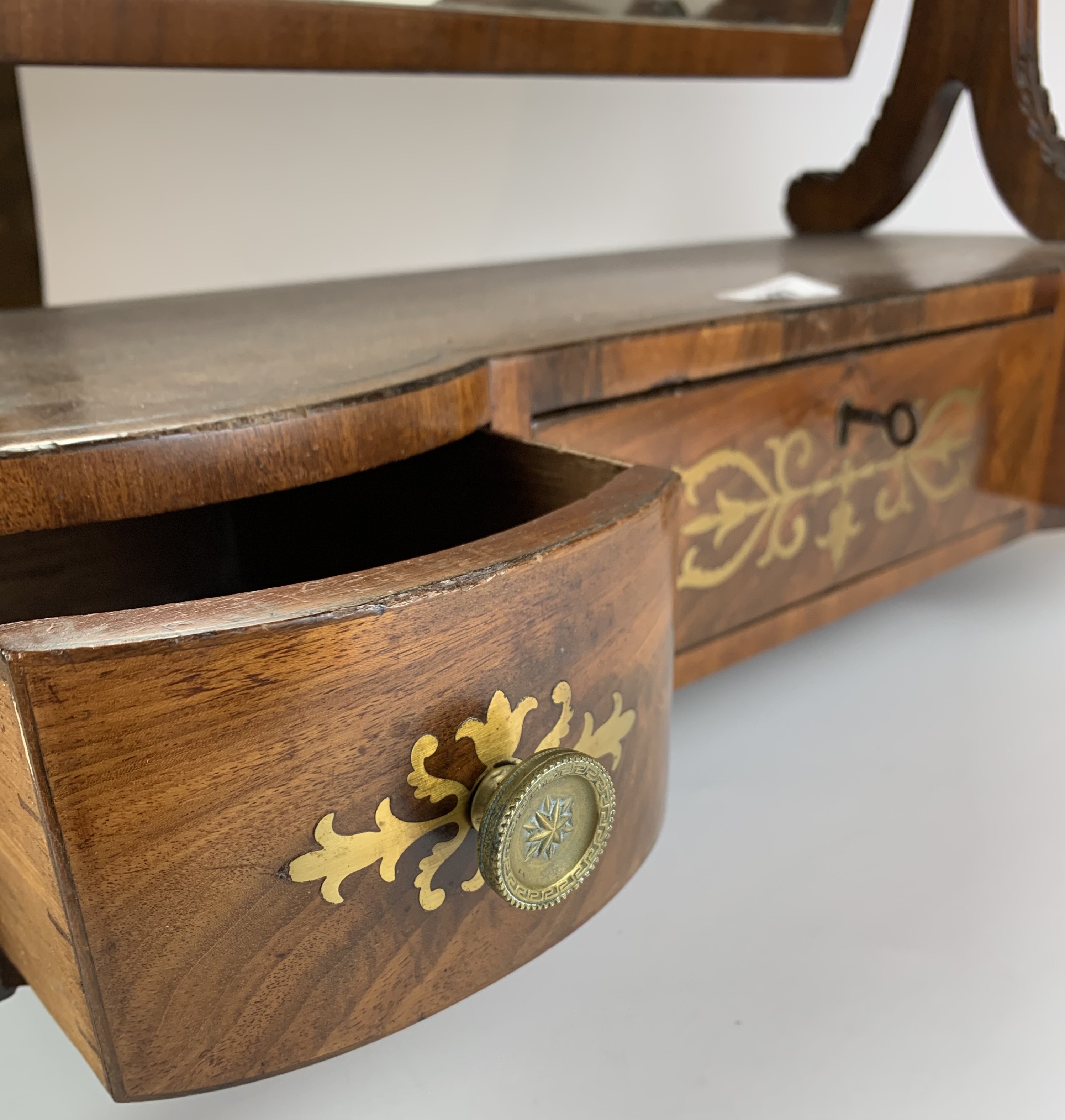 Antique regency style dressing swing mirror with boule inlay and metal claw/ball feet, 3 drawers - Image 4 of 8