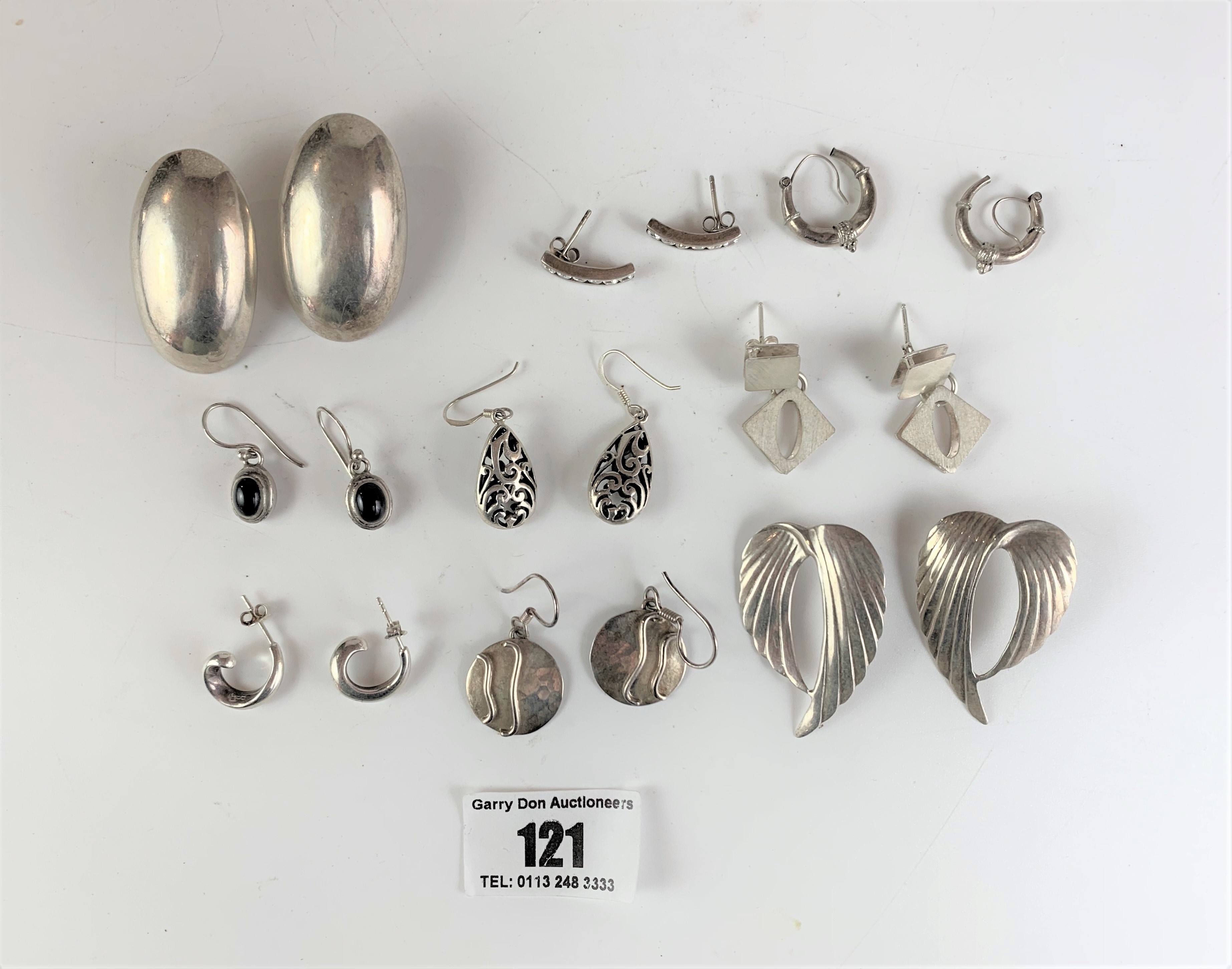 9 pairs of assorted silver earrings, total w: 1.5 ozt - Image 2 of 6
