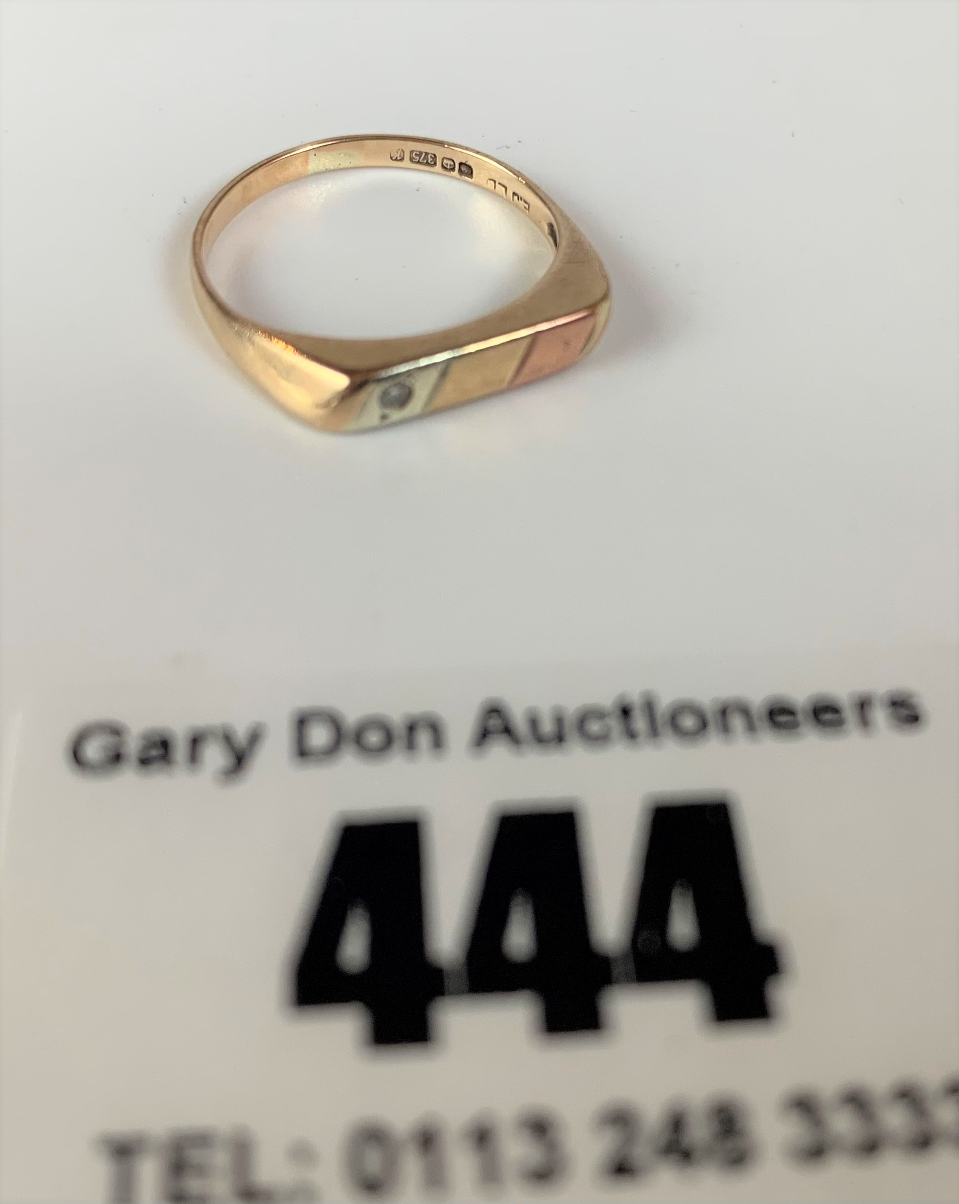 9k gold tri-colour ring, size I, w: 1 gm