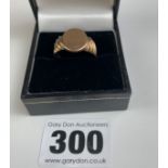 9k gold signet ring, size P, w: 6.1 gms
