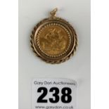 Full sovereign 1911 in 9k gold pendant mount, total w: 13.2 gms
