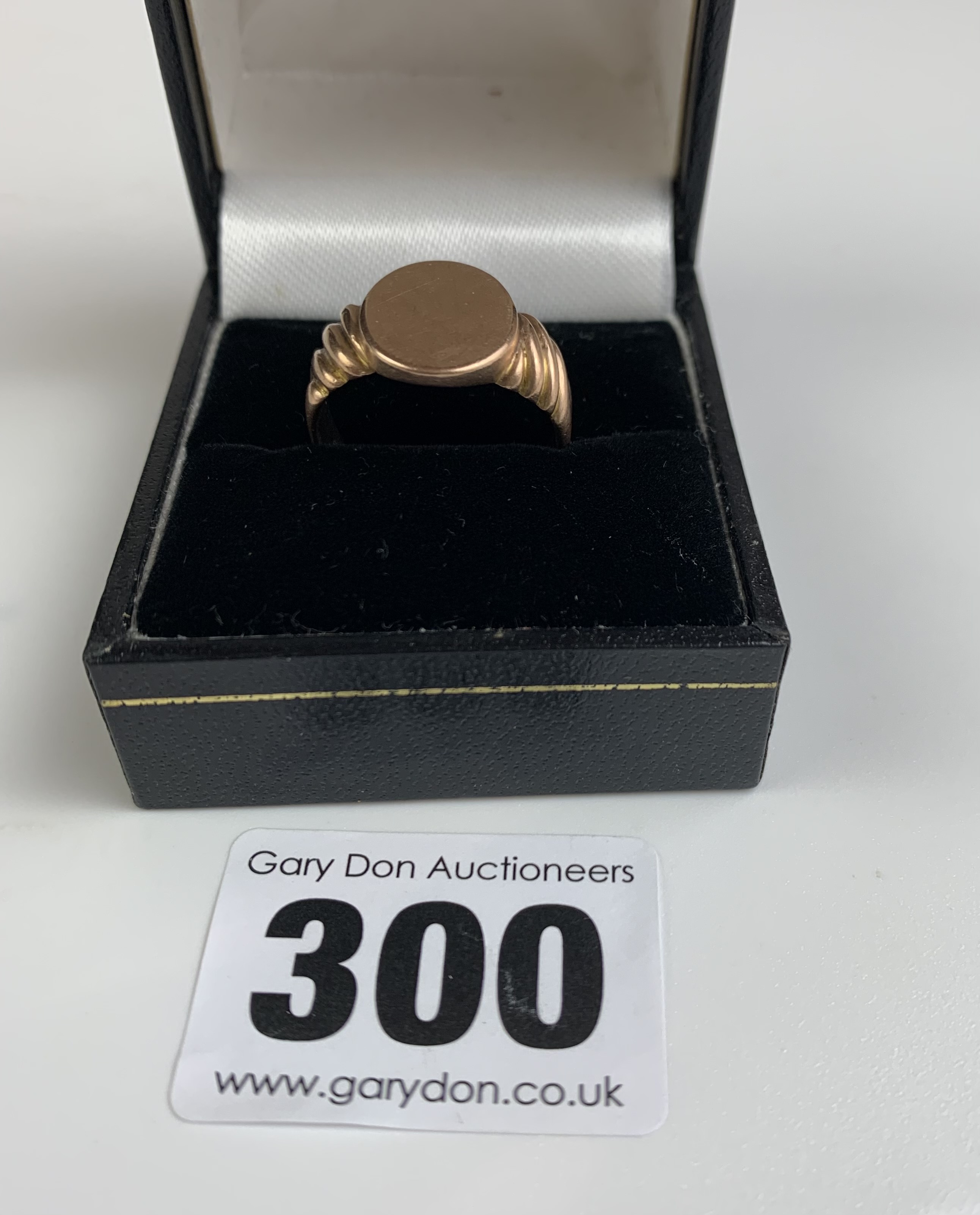 9k gold signet ring, size P, w: 6.1 gms - Image 2 of 5