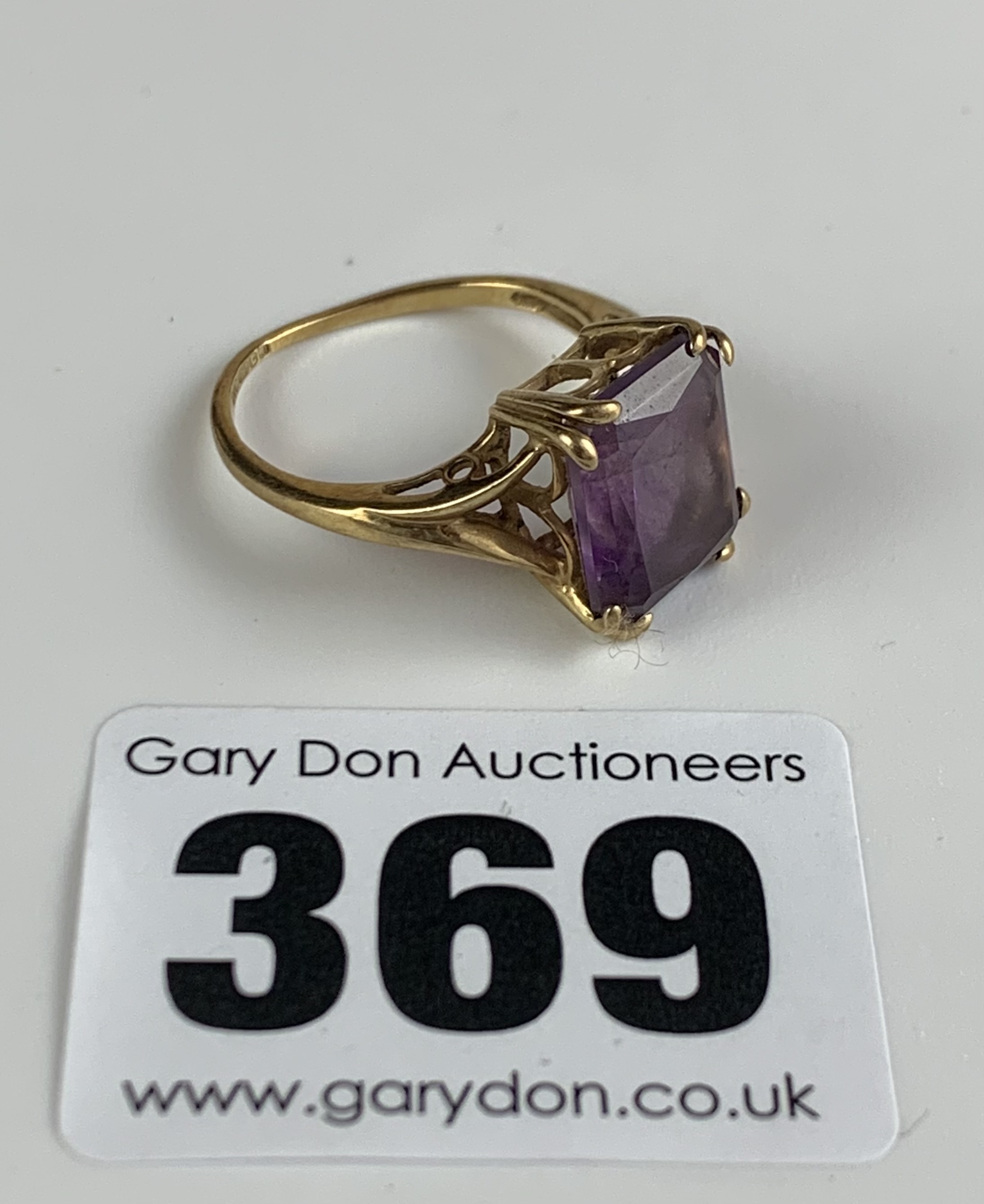 9k gold ring with purple stone, size L, w: 2.6 gms - Image 4 of 6