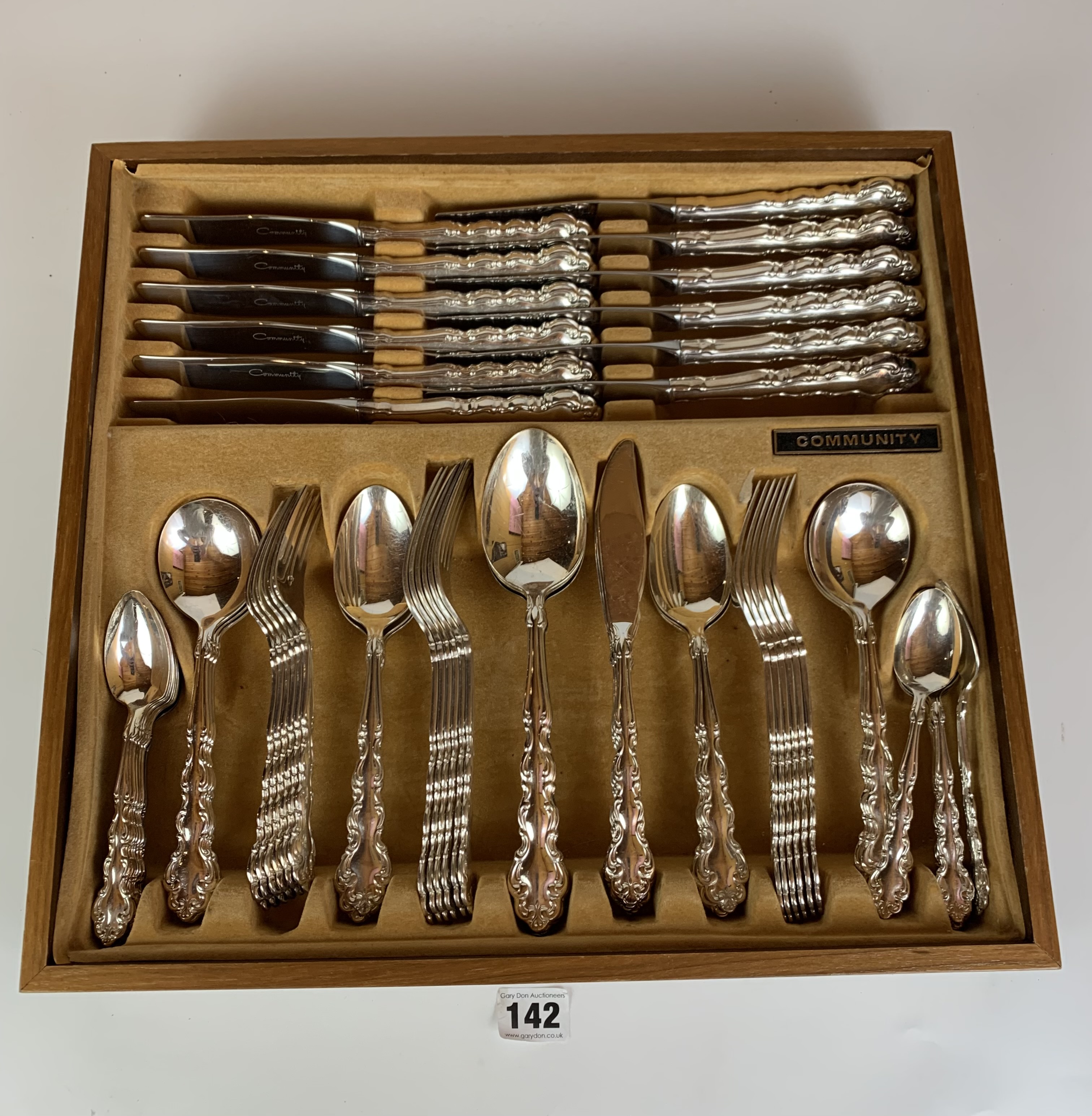 Cutlery drawer containing full set of 64 pieces of Community stainless steel cutlery - Image 2 of 4