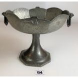 Pewter 2 handled taza, 7” high x 10” wide