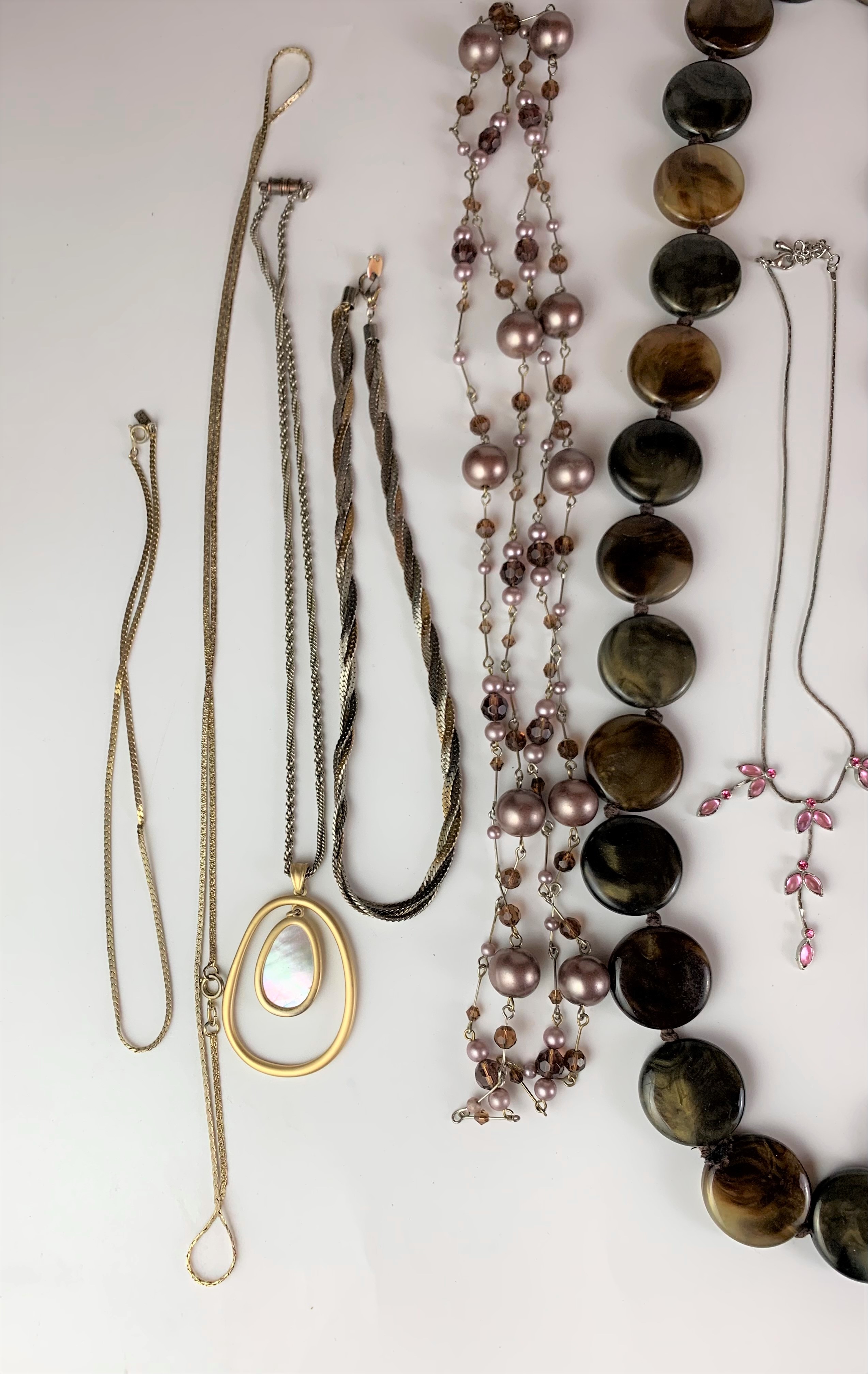 Dress jewellery including necklaces, beads, bracelets, rings etc. - Image 3 of 14