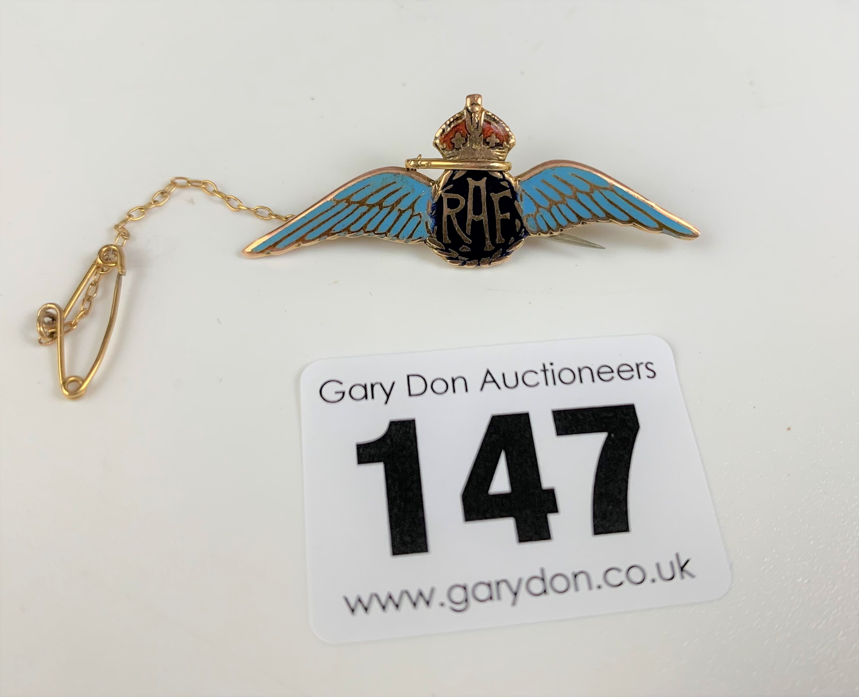 9k gold and enamel RAF badge, length 1.5”, w: 3.1 gms