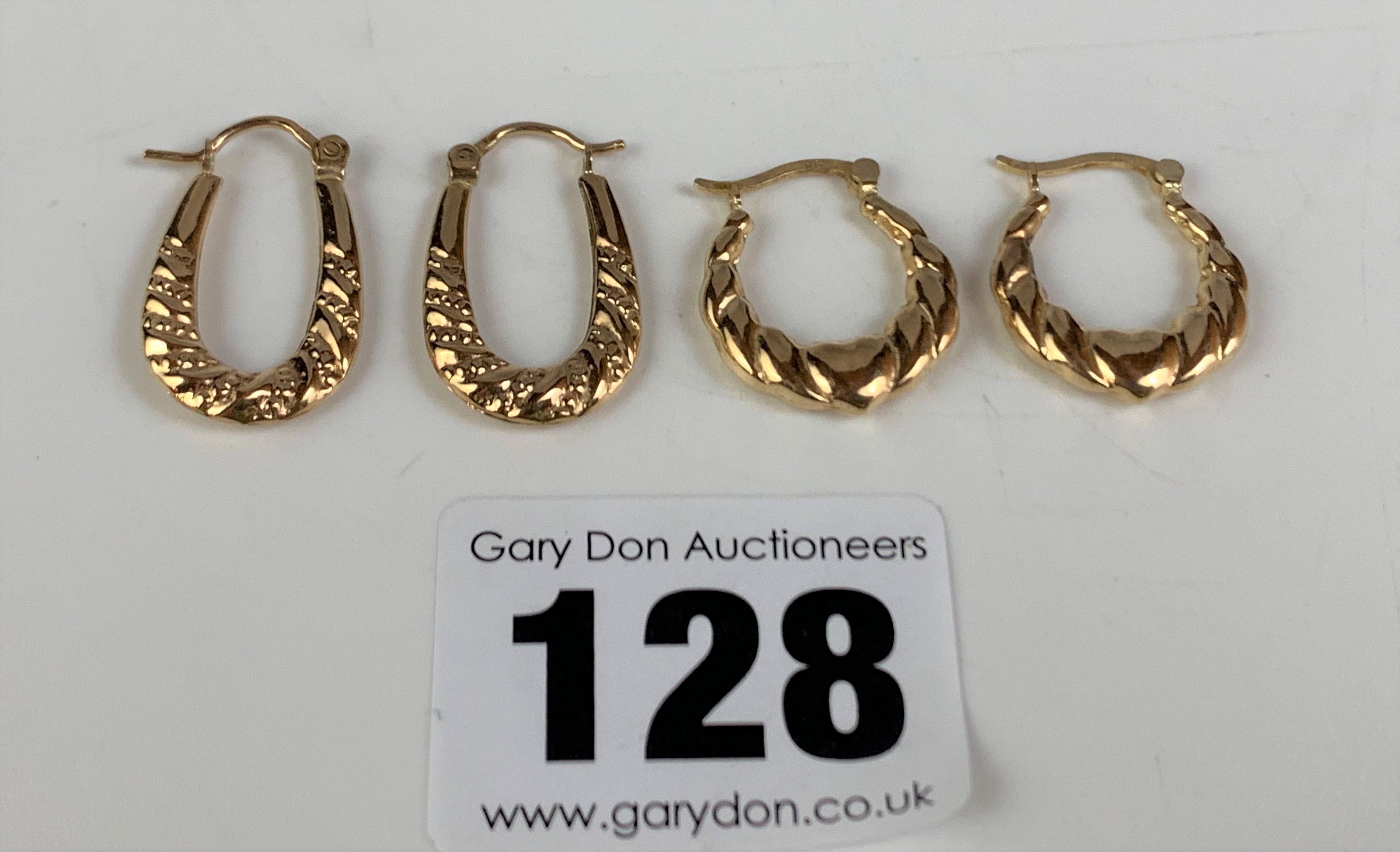 2 pairs of 9k gold hoop earrings, total w: 2.1 gms - Image 2 of 3