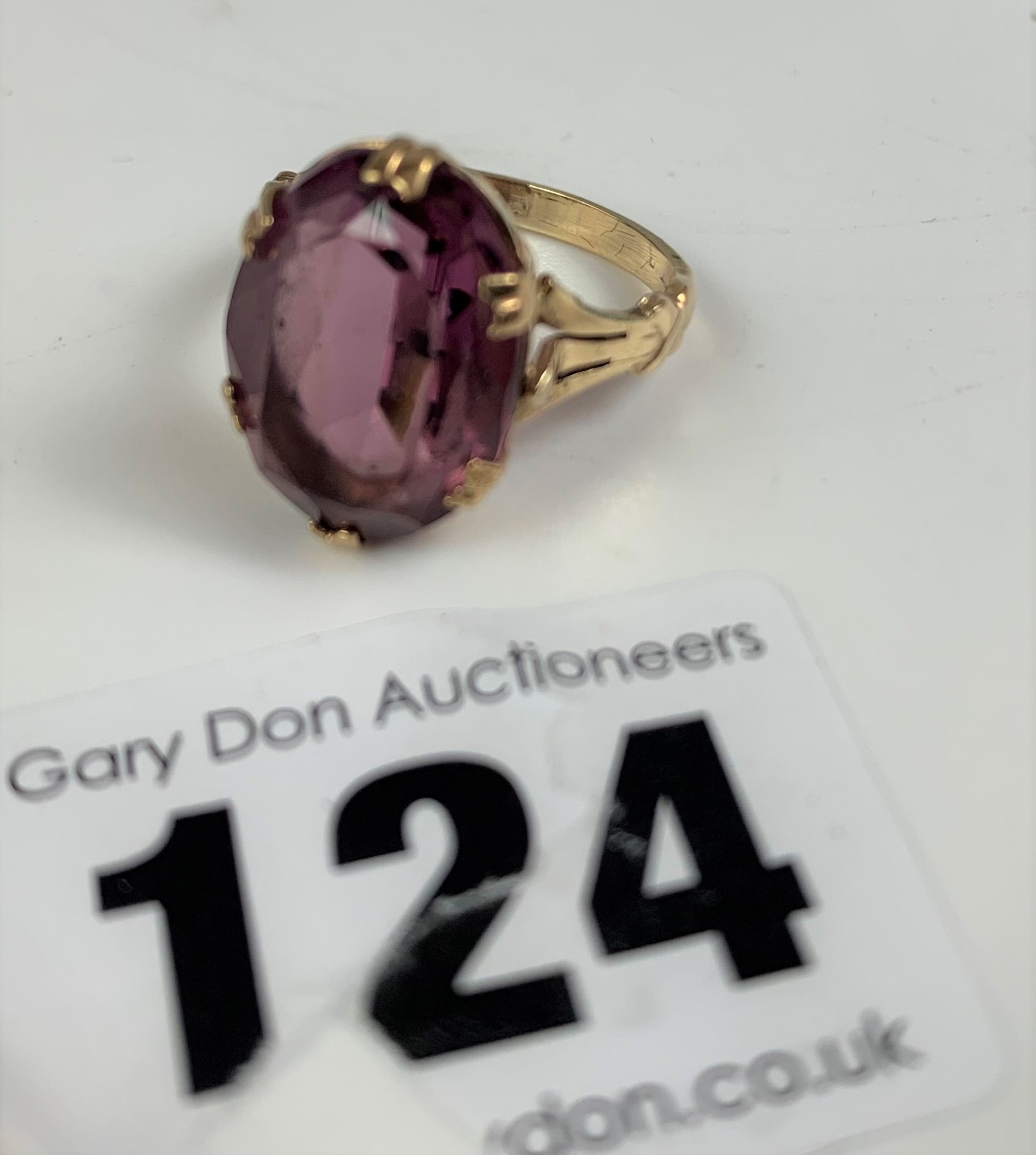 9k gold and pink stone ring, size M, w: 3.9 gms - Image 2 of 6