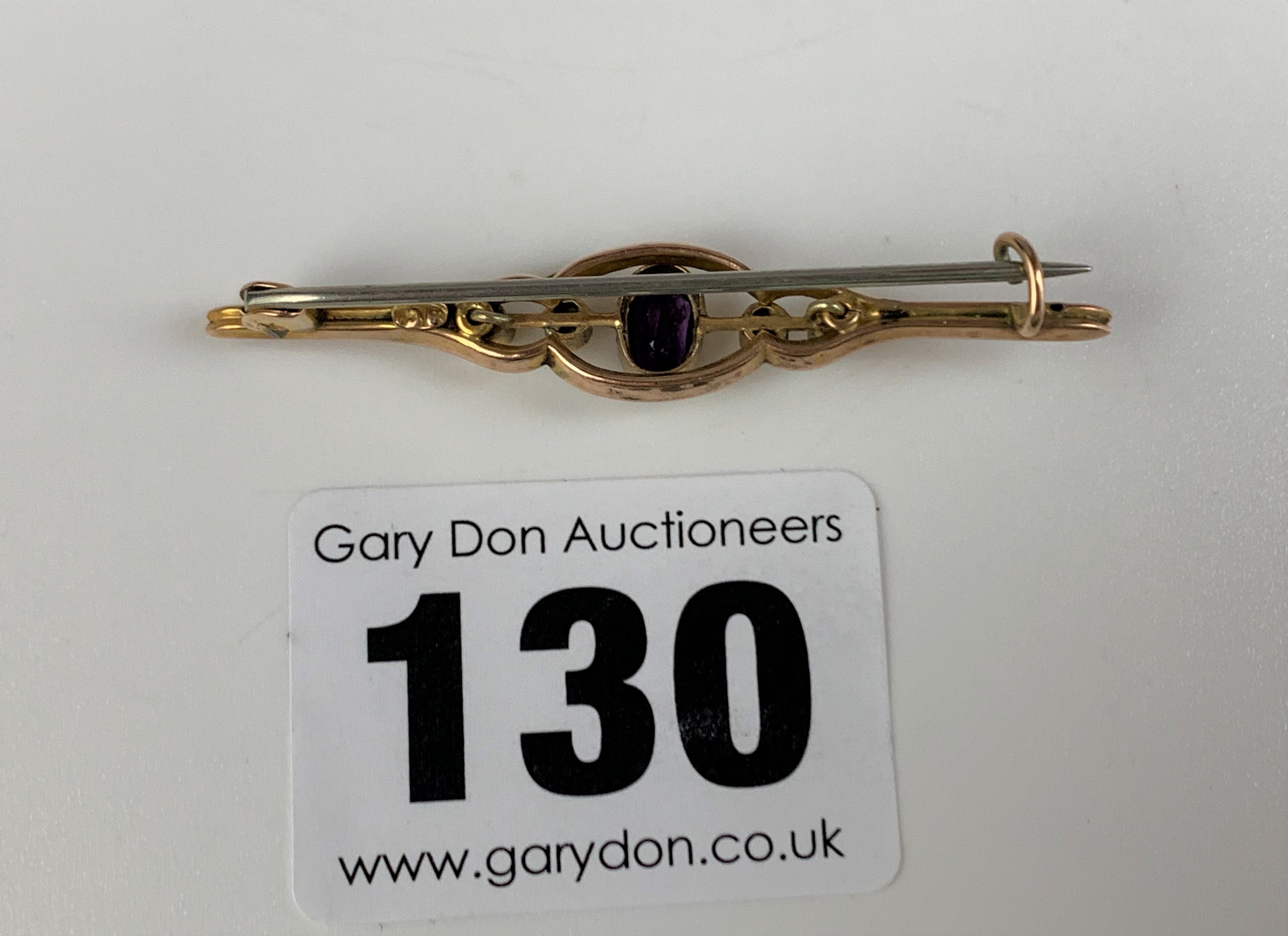 9k gold bar brooch with purple stone and seed pearls, length 2”, w: 1.7 gms - Image 3 of 3
