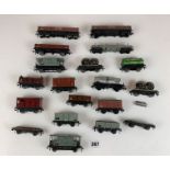 19 assorted Hornby wagons and vans