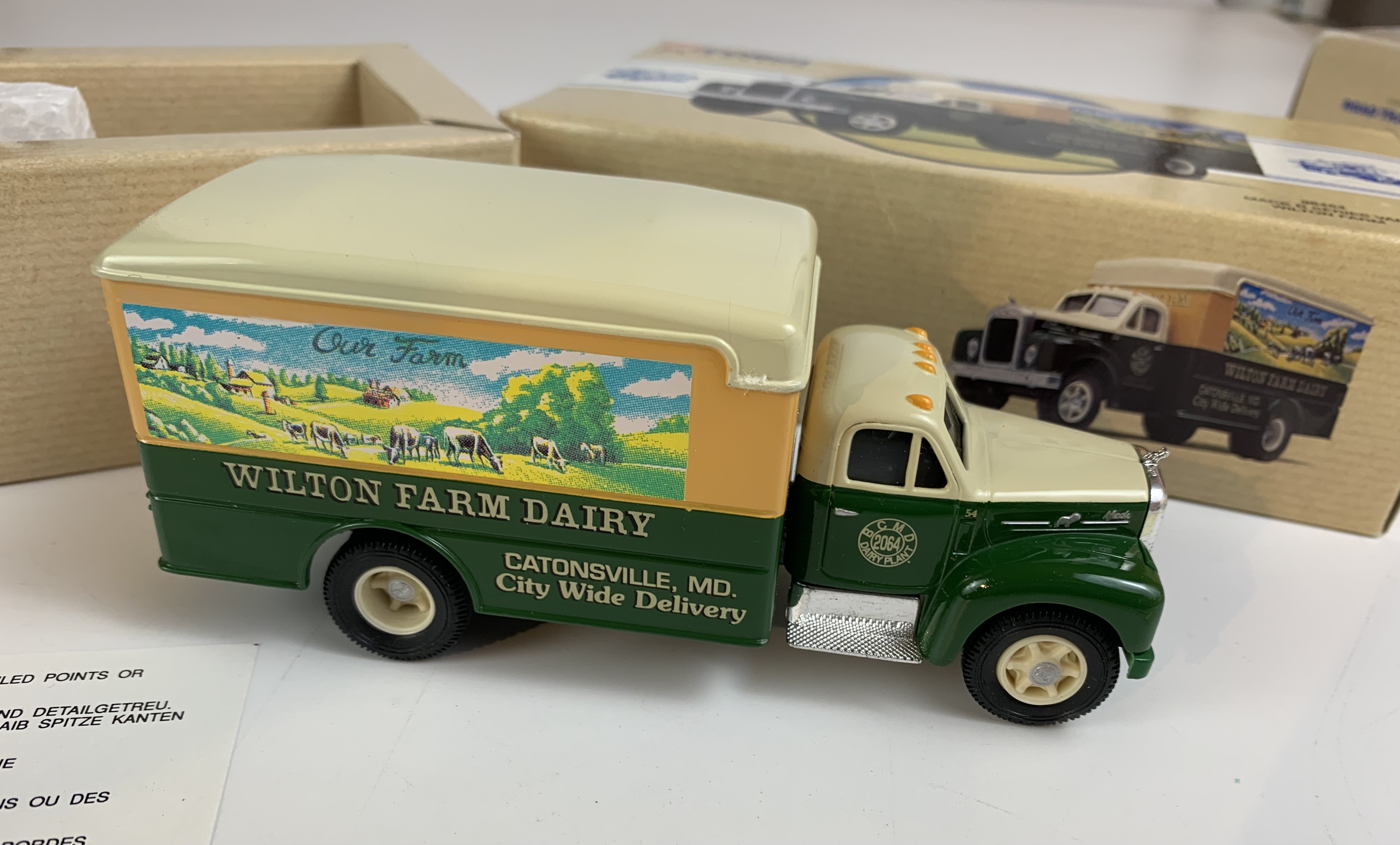 2 Boxed Corgi Classic Road Transport- Mack B Series Van Wilton Farm 98454 and Mack B Series Van - Image 8 of 10