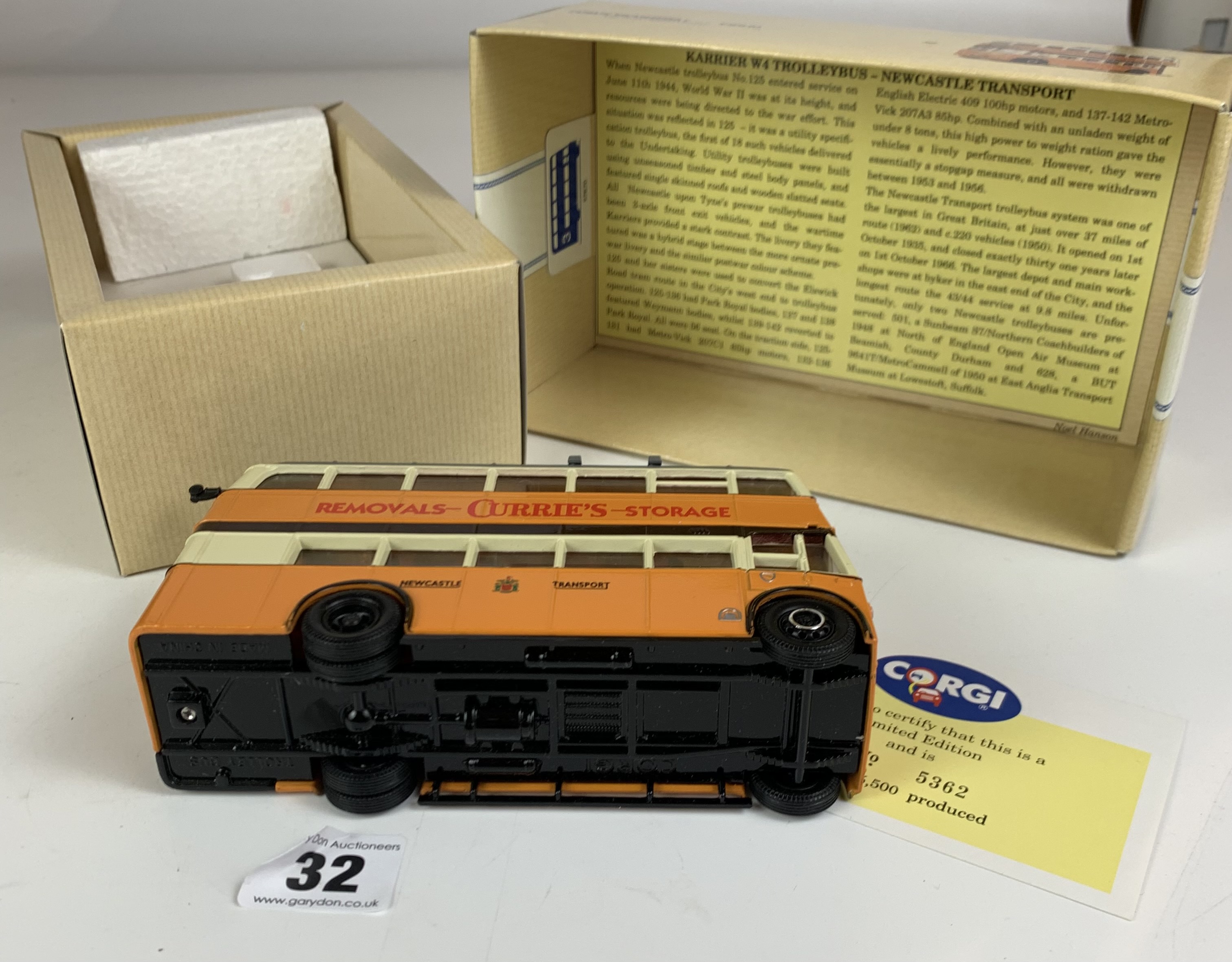 Boxed Corgi Tramway Classics Edinburgh Fully Closed Tram and 2 Boxed Corgi Classic Public - Image 8 of 11