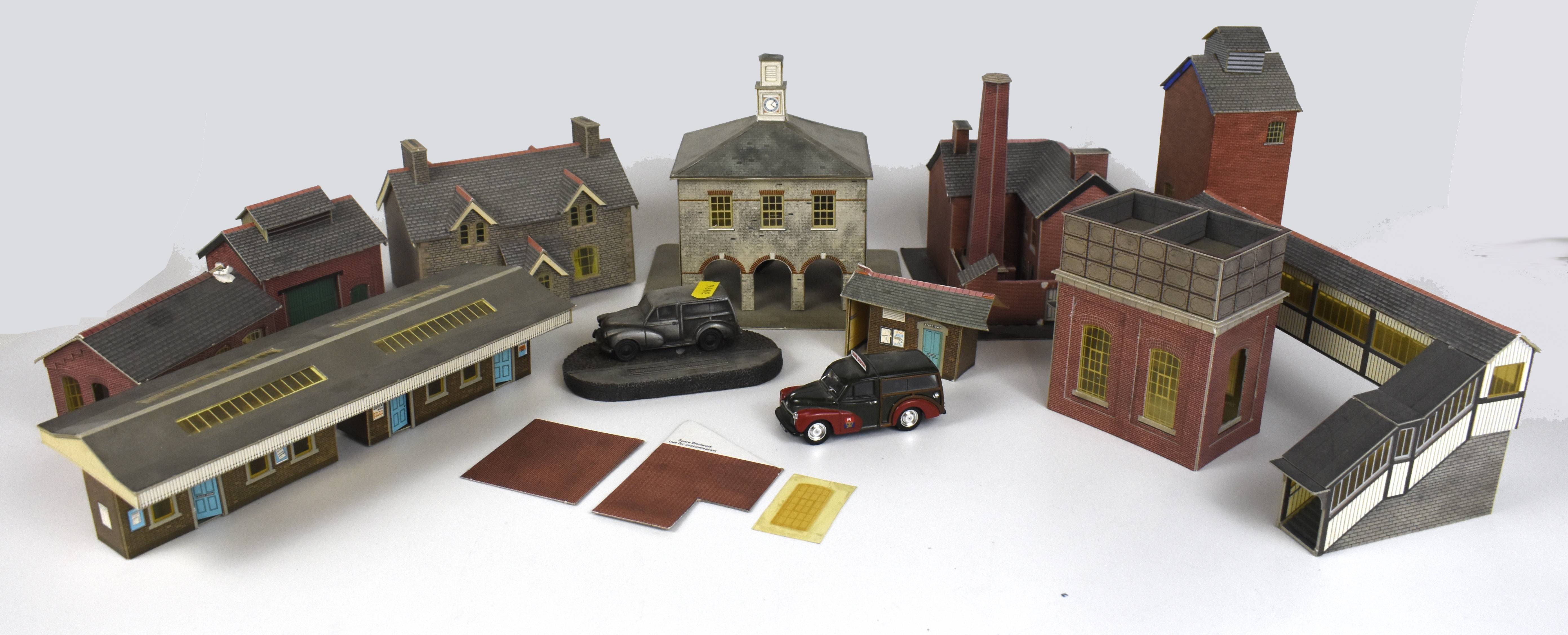 Assorted railway buildings, bridge and accessories, model Morris Minor Traveller and Corgi Morris