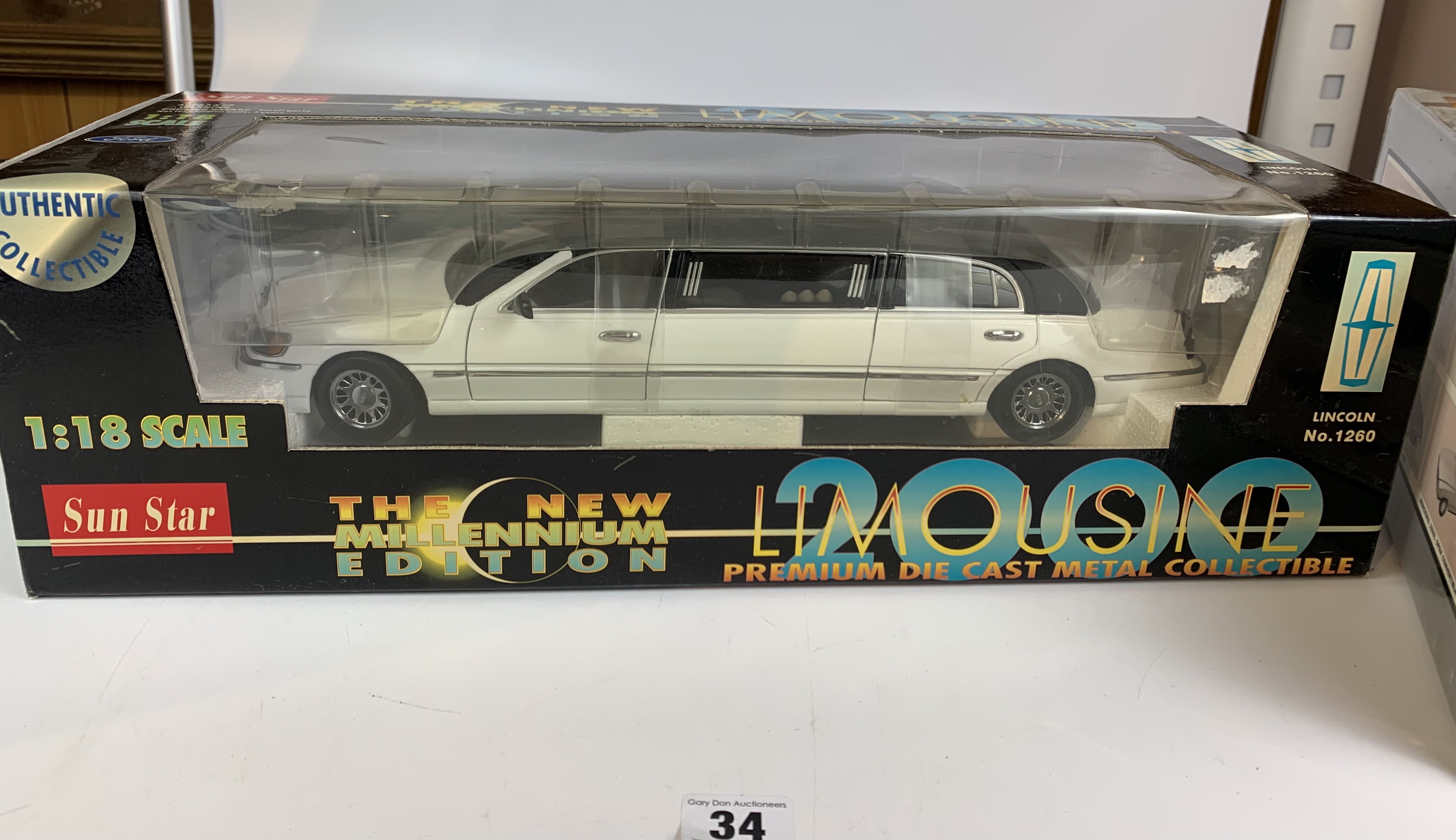 Boxed Metal Sun Star London Taxi Cab 1998 and Sun Star The New Millenium Edition Limousine 2000 - Image 4 of 7