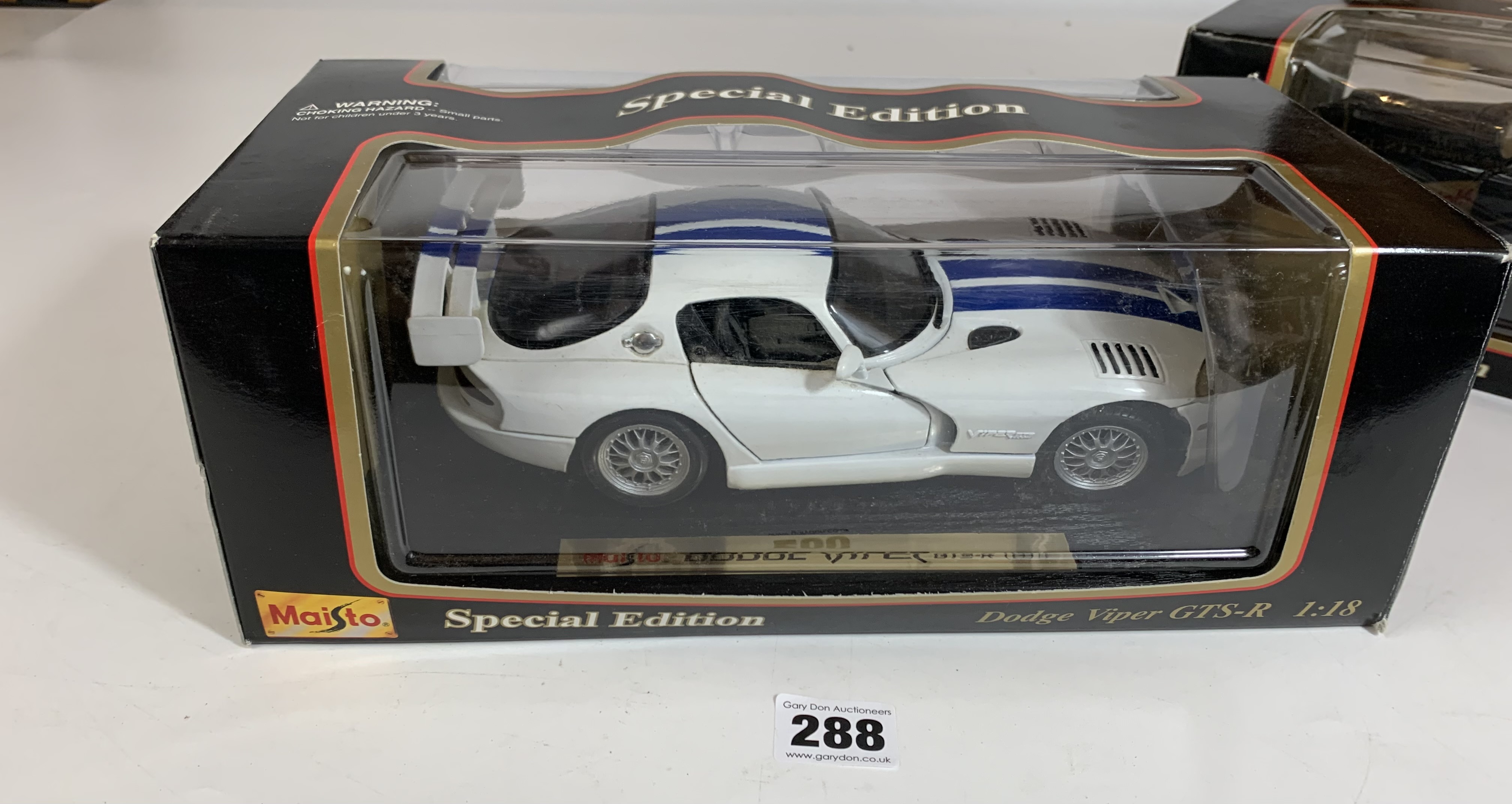 2 boxed Maisto Special Edition 1:18 die cast cars – Dodge Viper GTS-R and BMW 502 - Image 2 of 7