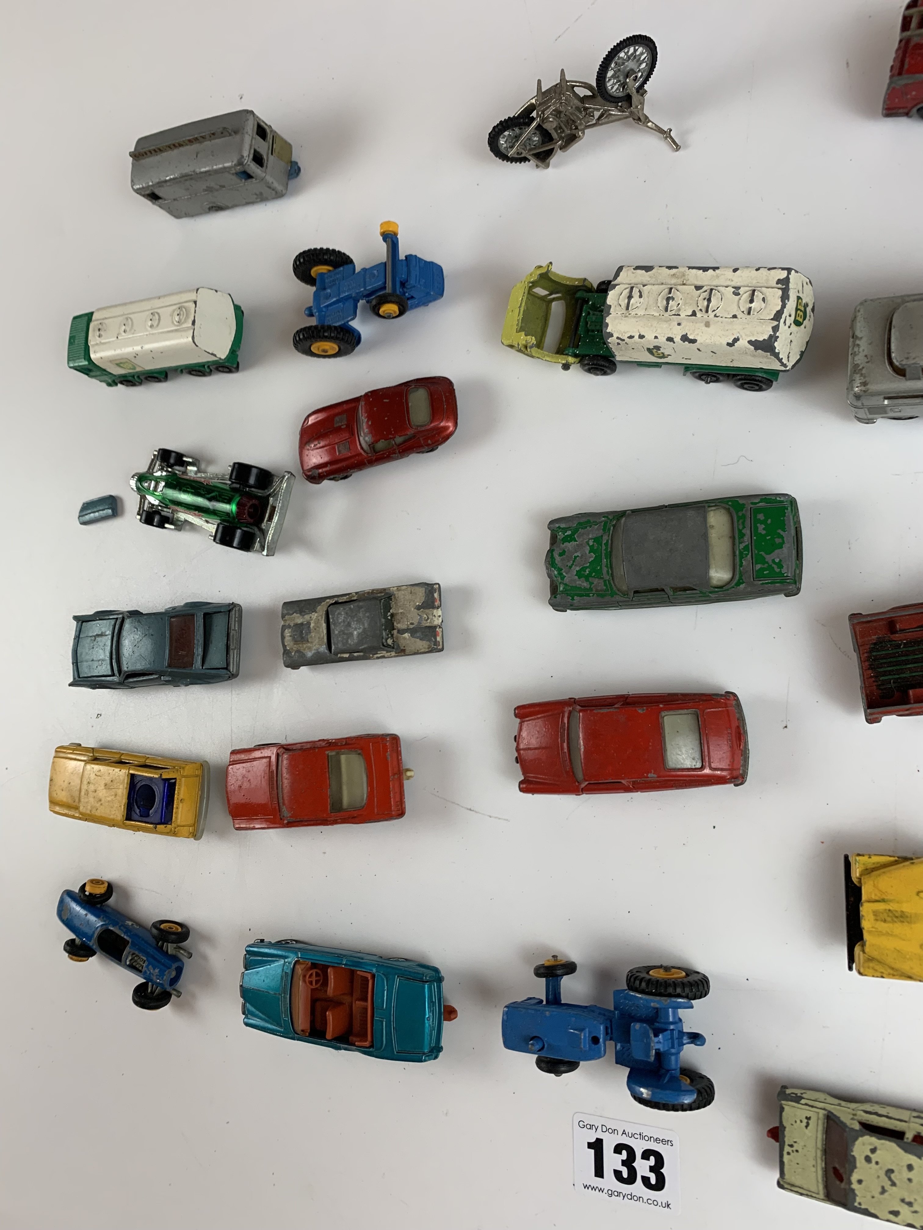 26 assorted small Dinky, Matchbox and other model vehicles - Image 20 of 20