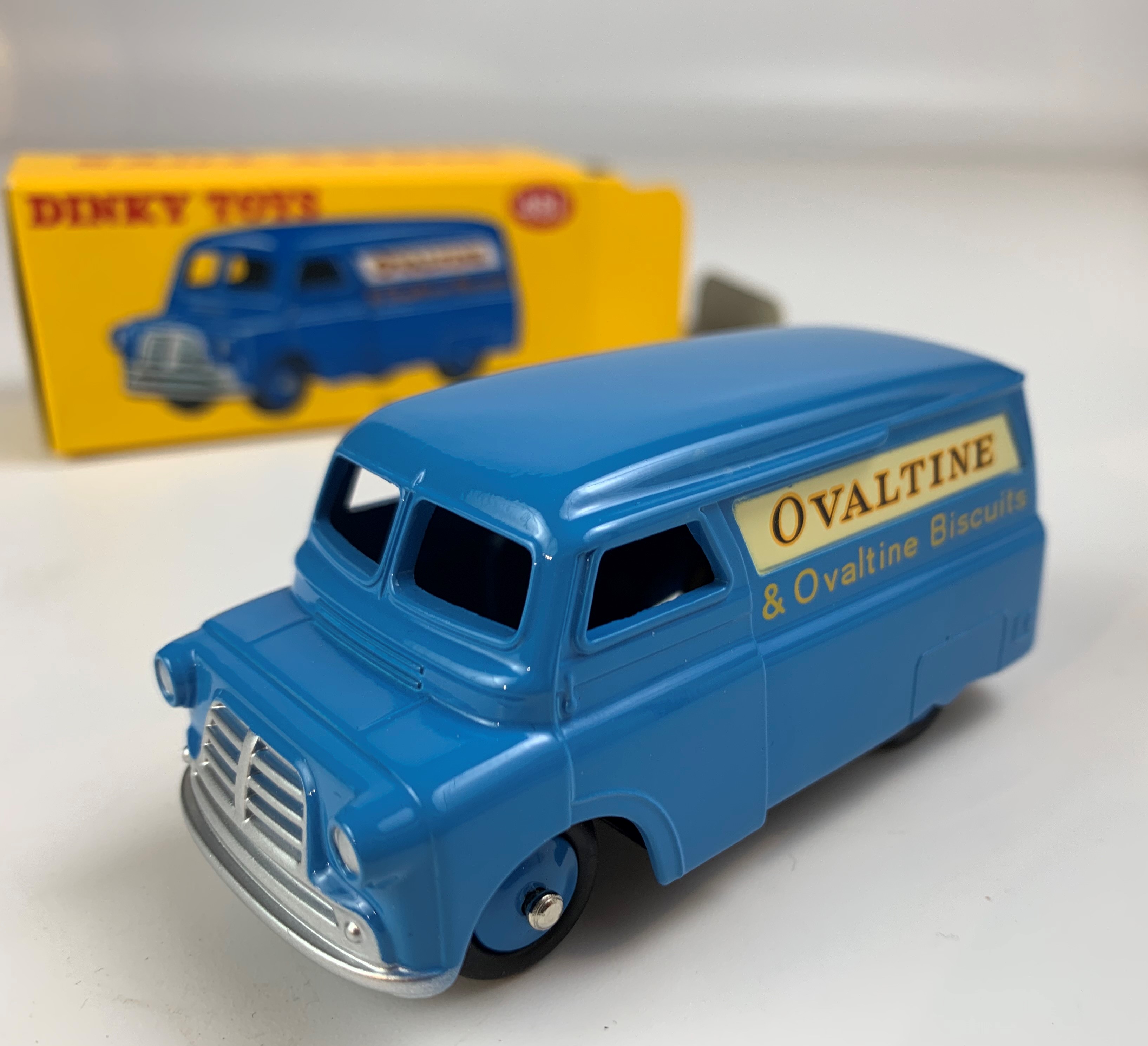 Boxed Dinky Toys 481 Bedford 10 CWT Van ‘Ovaltine’ and boxed Corgi Toys 213 2.4 Jaguar Fire - Image 5 of 11