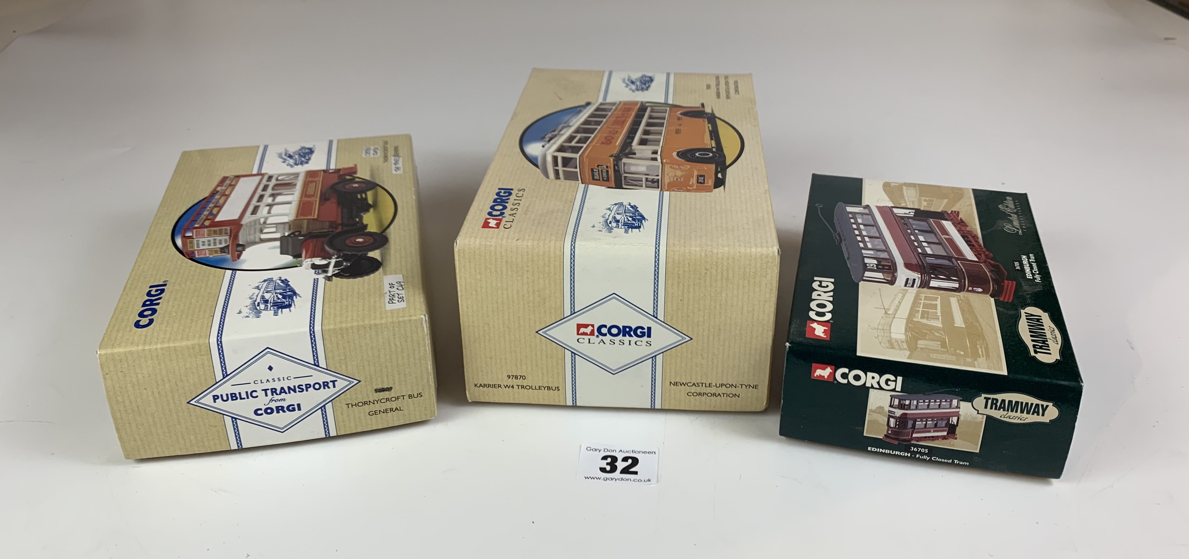 Boxed Corgi Tramway Classics Edinburgh Fully Closed Tram and 2 Boxed Corgi Classic Public - Image 2 of 11