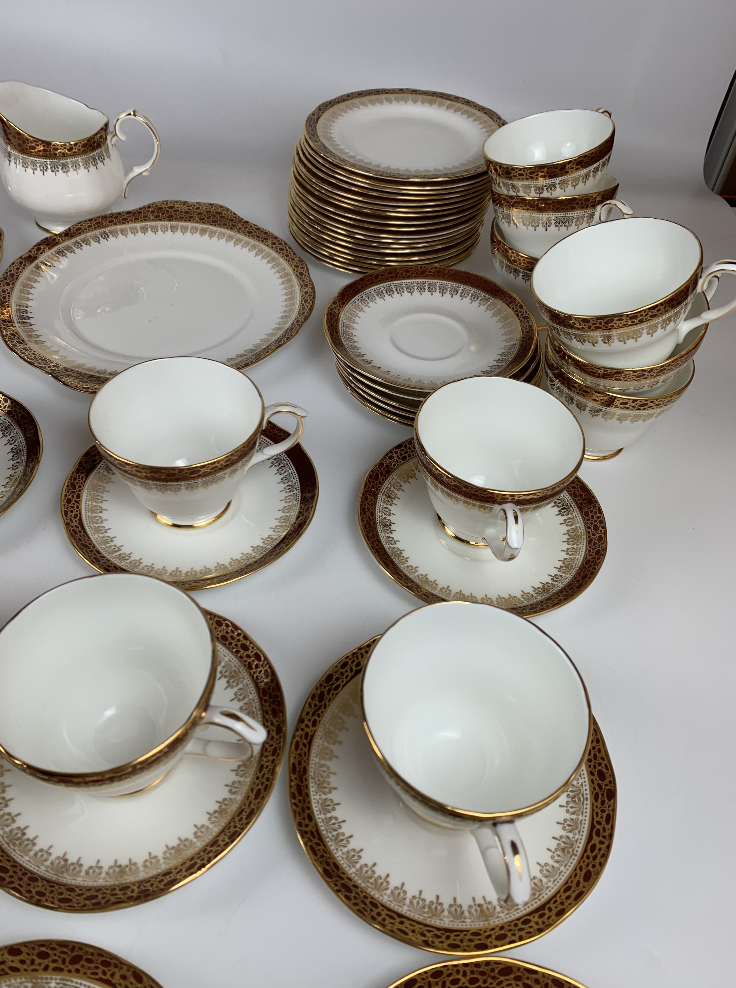 58 piece Duchess bone china ‘Winchester’ tea service to include 18 cups, 18 saucers, 18 side plates, - Image 4 of 5