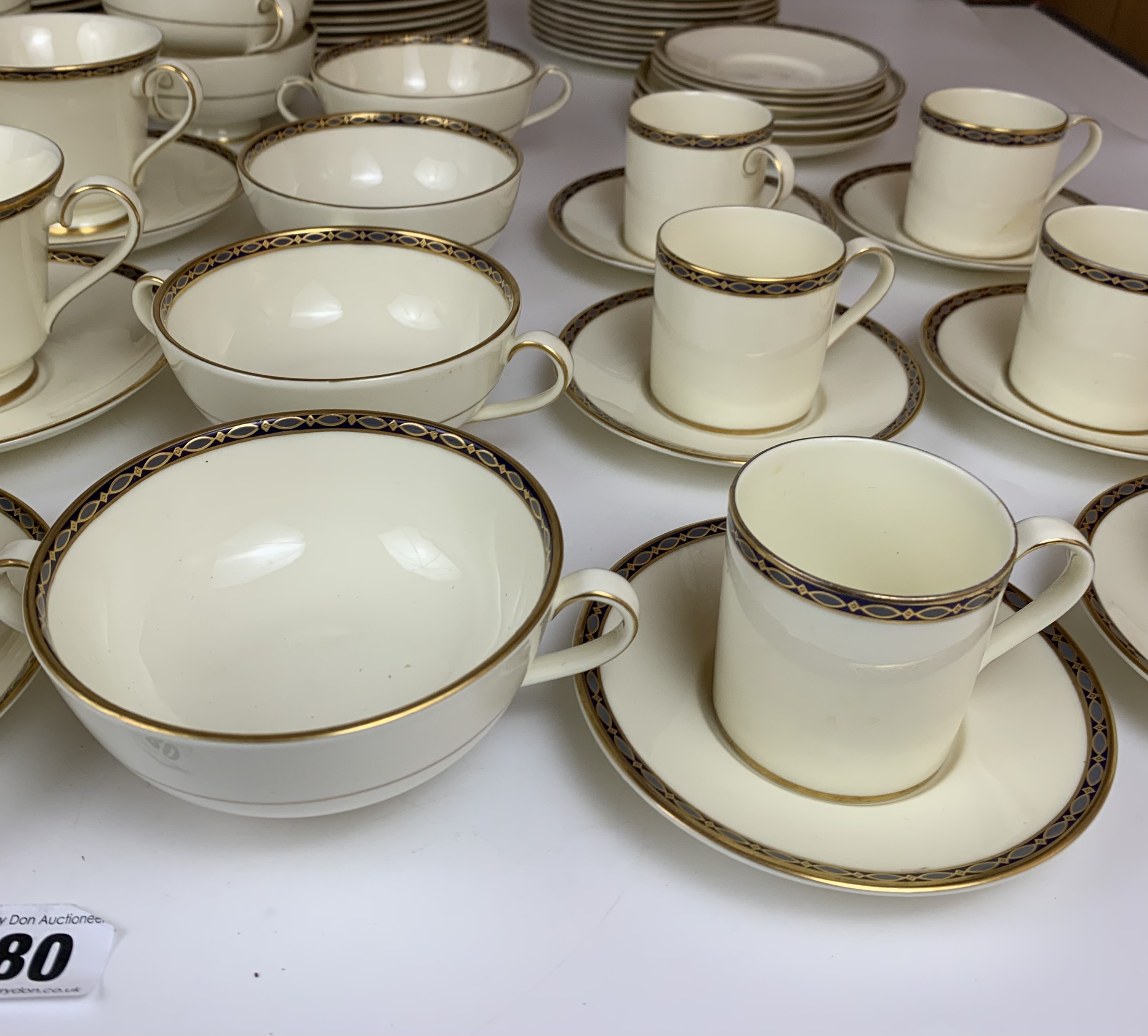 82 piece Minton ‘St. James’ tea, coffee and dinner service including 9 tea cups, 12 tea saucers, 6 - Image 4 of 6